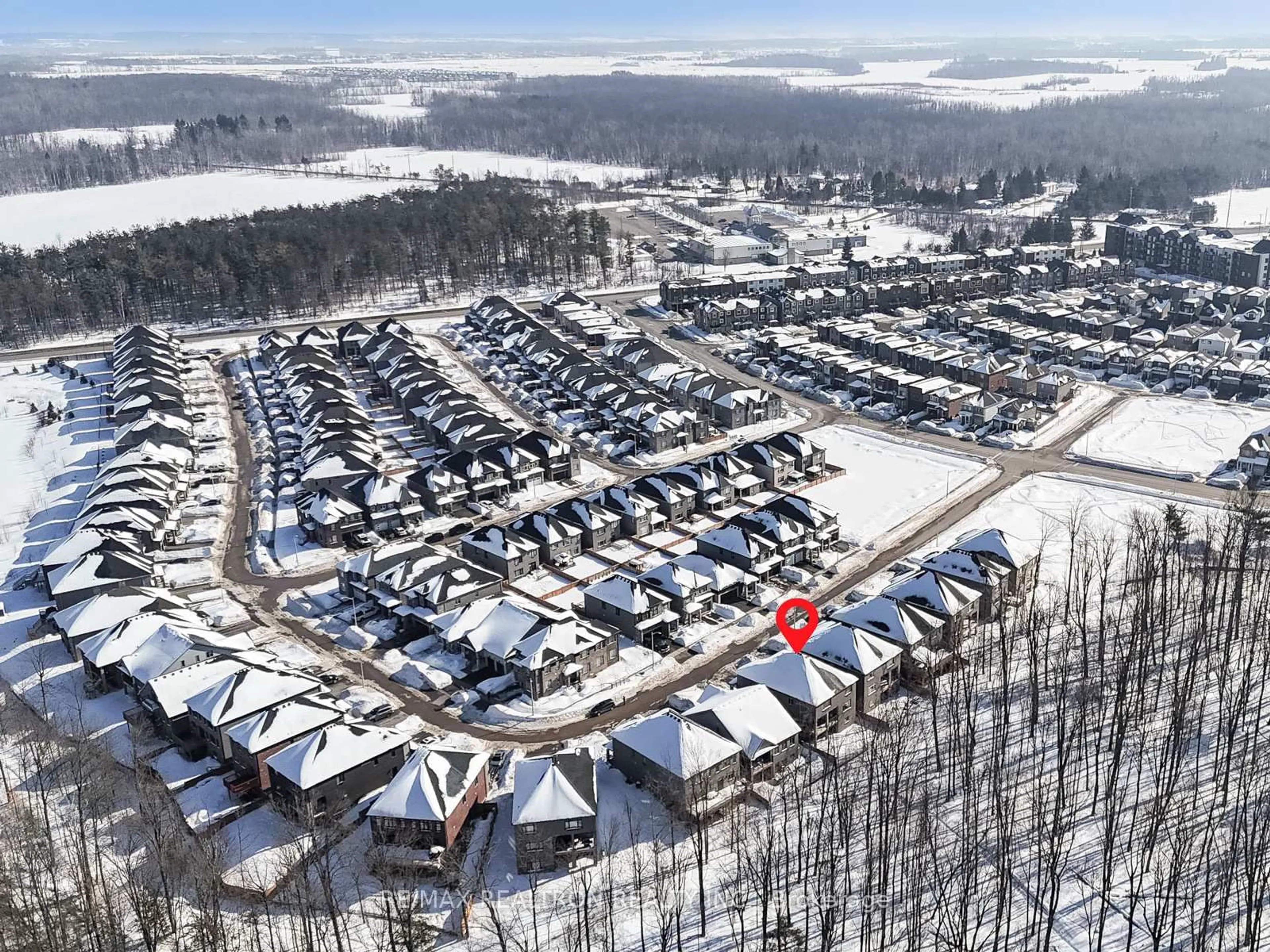 A pic from outside/outdoor area/front of a property/back of a property/a pic from drone, mountain view for 27 Franklin Tr, Barrie Ontario L9J 0J1