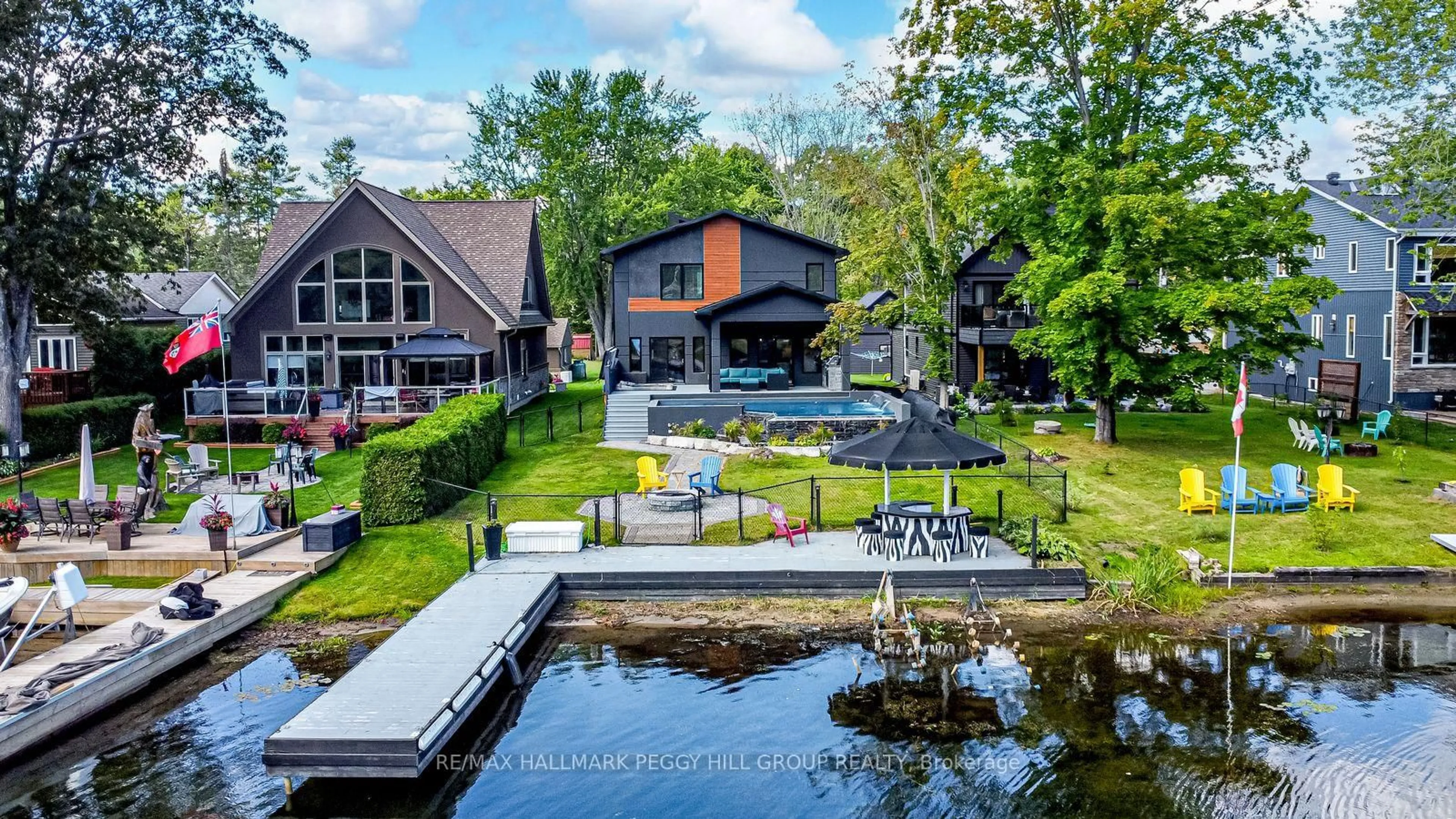 A pic from outside/outdoor area/front of a property/back of a property/a pic from drone, water/lake/river/ocean view for 1657 Peninsula Point Rd, Severn Ontario P0E 1N0