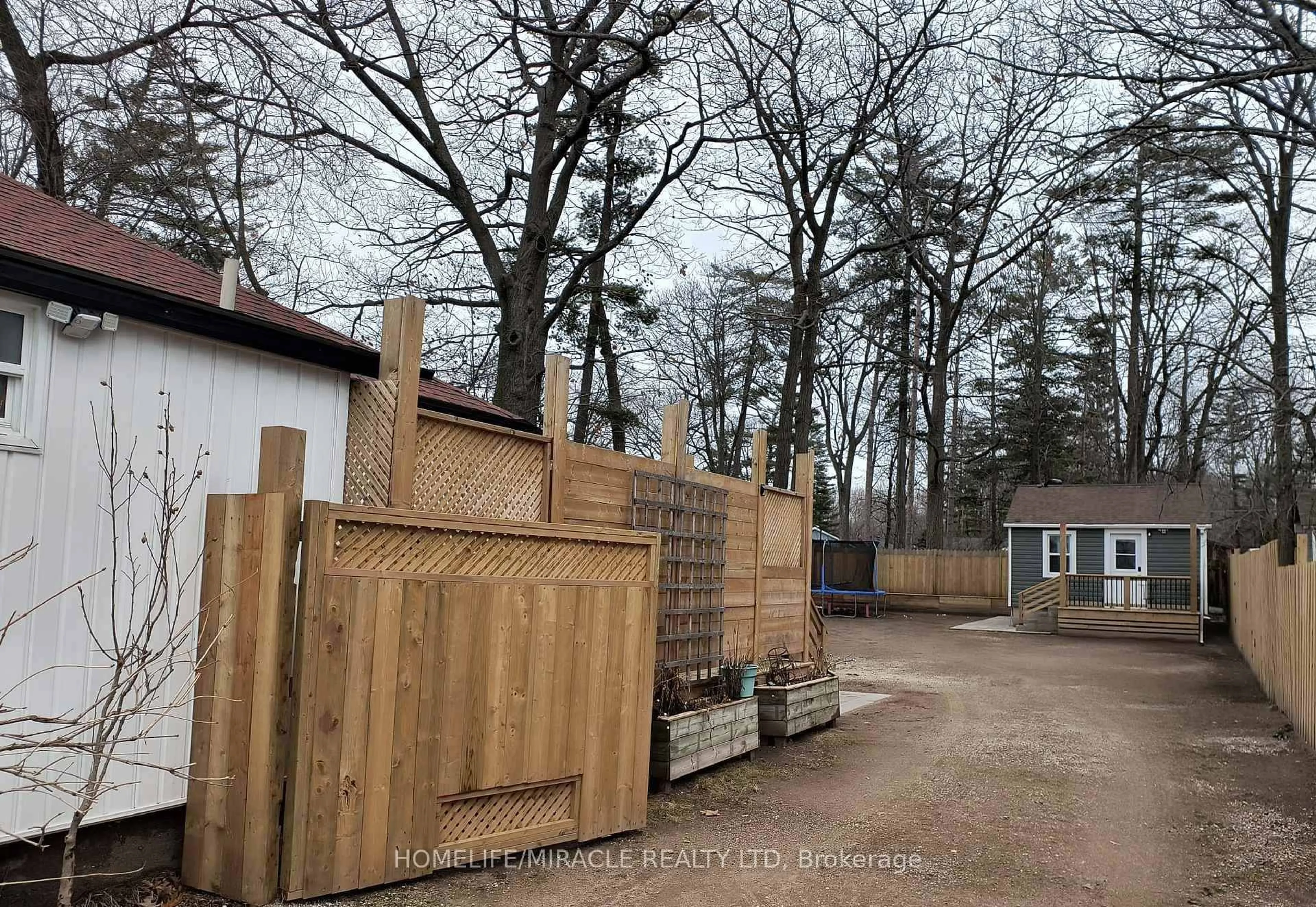 Shed for 101 River Rd, Wasaga Beach Ontario L9Z 2L1