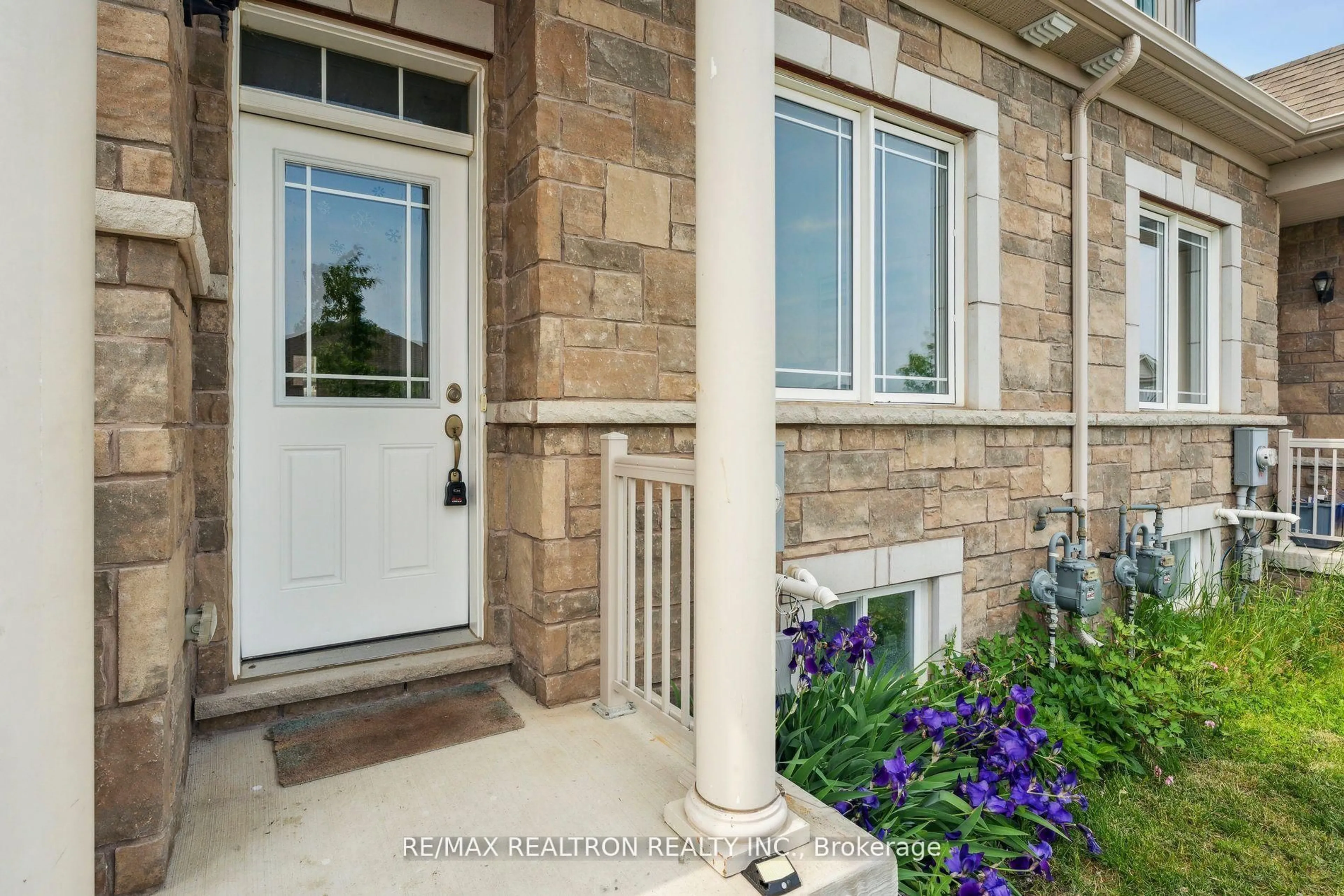 Indoor entryway for 151 ISABELLA Dr, Orillia Ontario L3V 6H2
