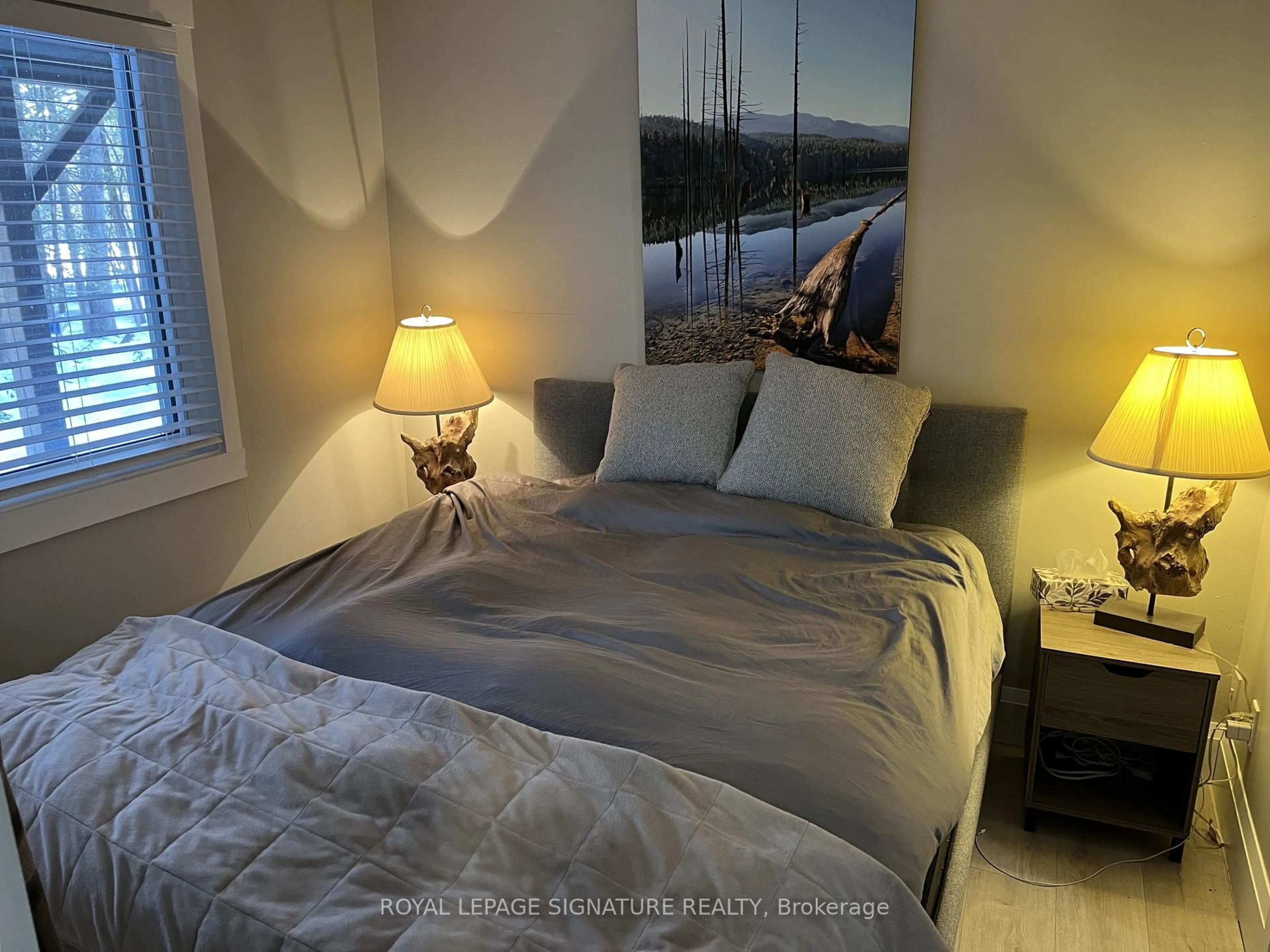 Bedroom with bed, unknown for 19 Dawson Dr #48, Collingwood Ontario L9Y 5B4