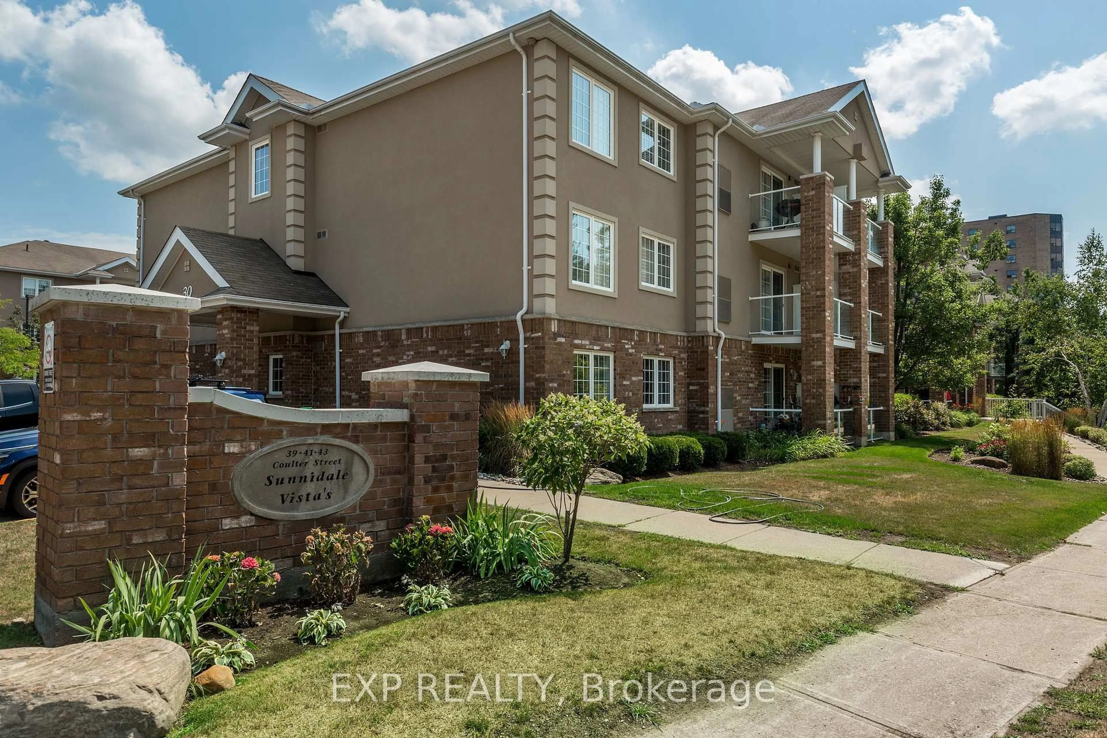 Unknown for 39 Coulter St #18, Barrie Ontario L4N 6L9