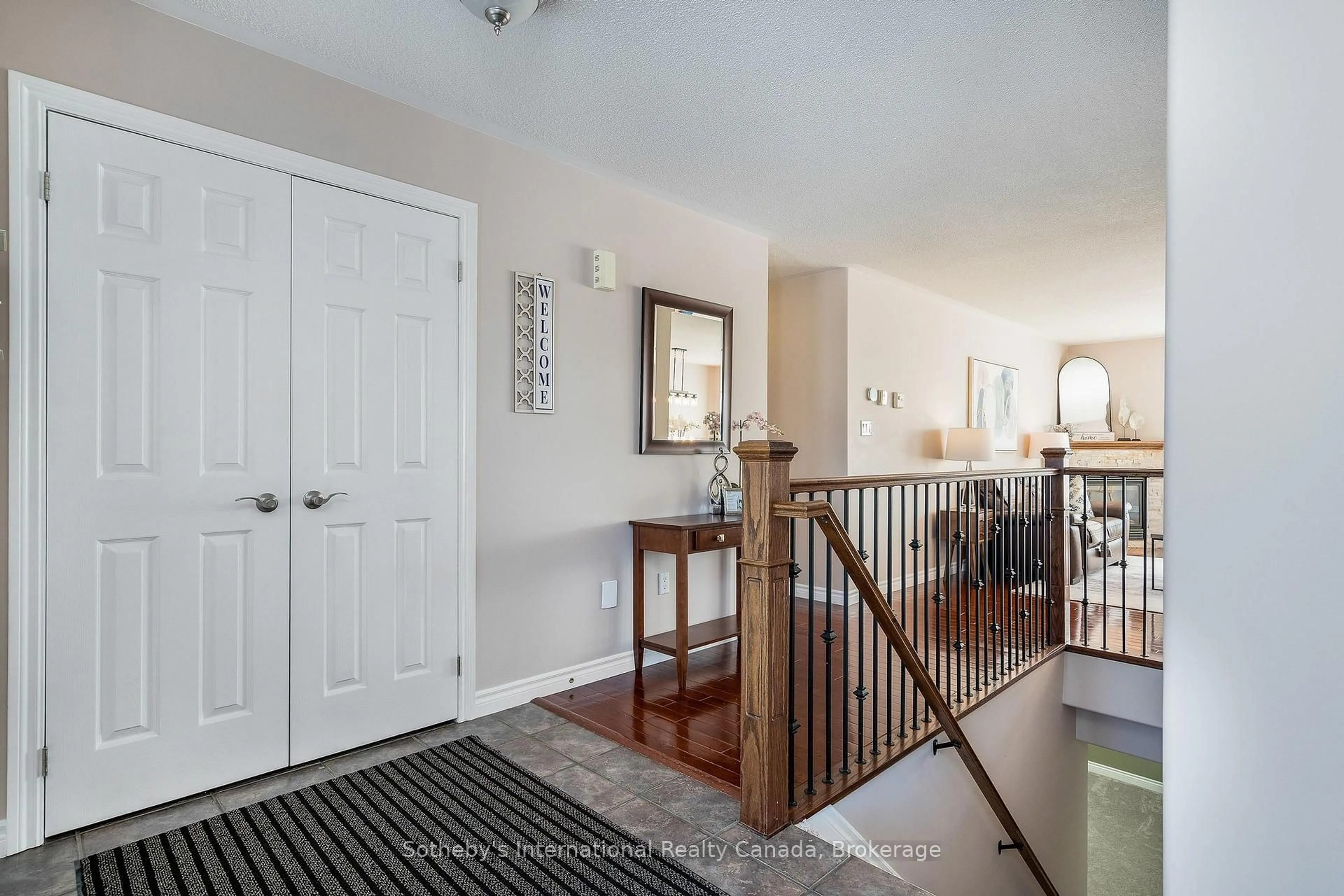 Indoor entryway for 8 Hall St, Springwater Ontario L0L 2K0