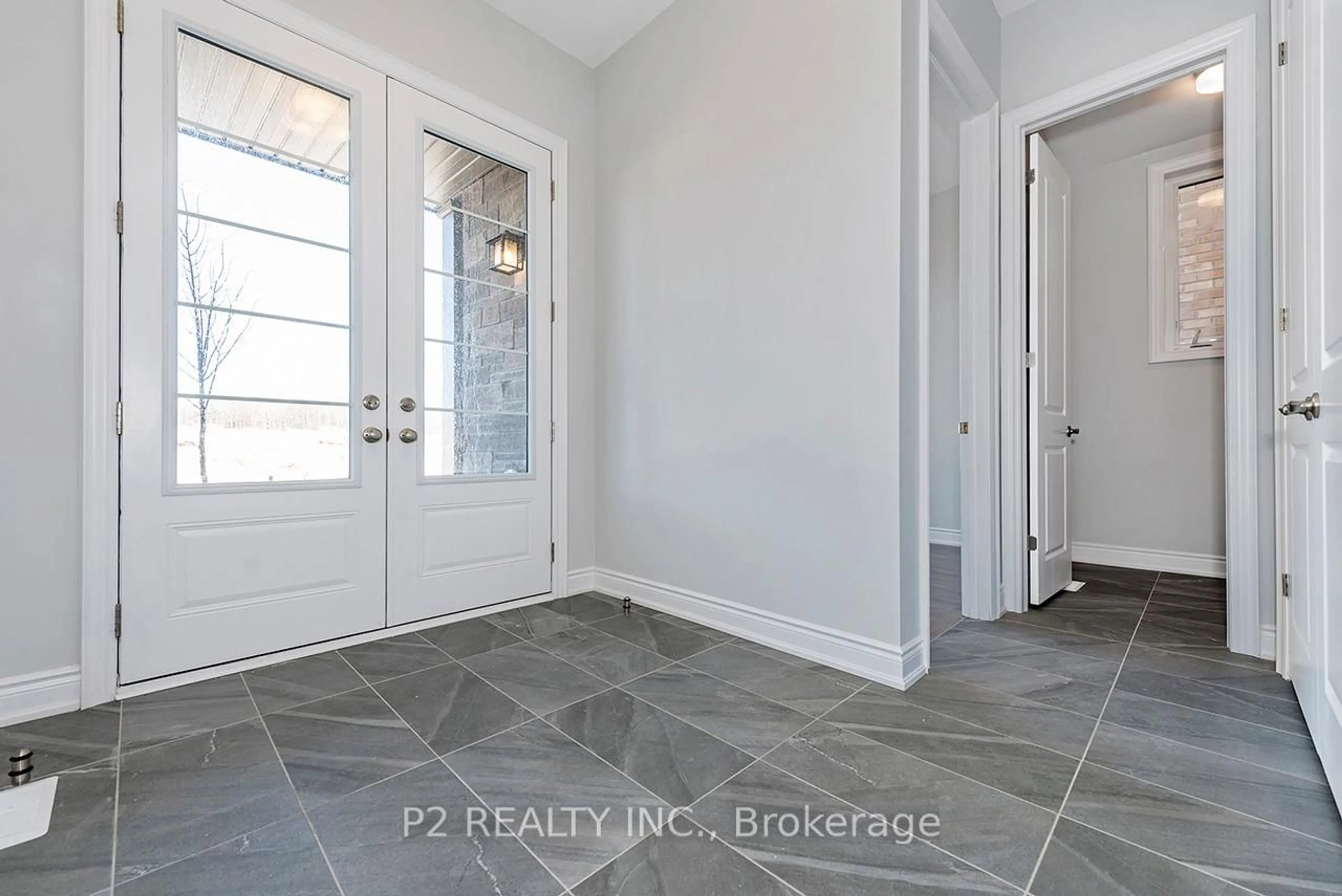 Indoor entryway for 8 Wild Ginger Lane, Springwater Ontario L9X 2C9