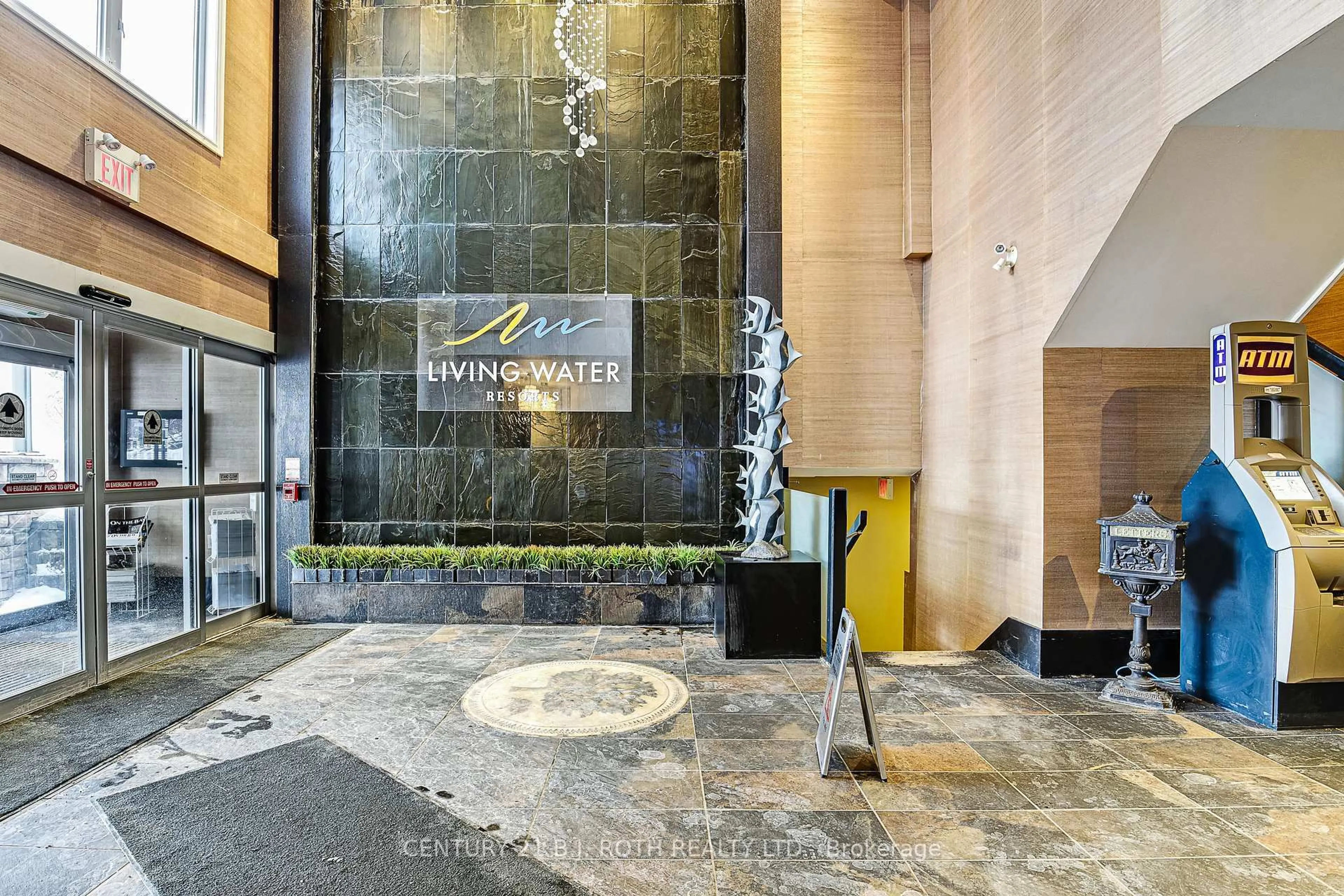 Indoor foyer for 9 Harbour St #4407-09, Collingwood Ontario L9Y 5C5