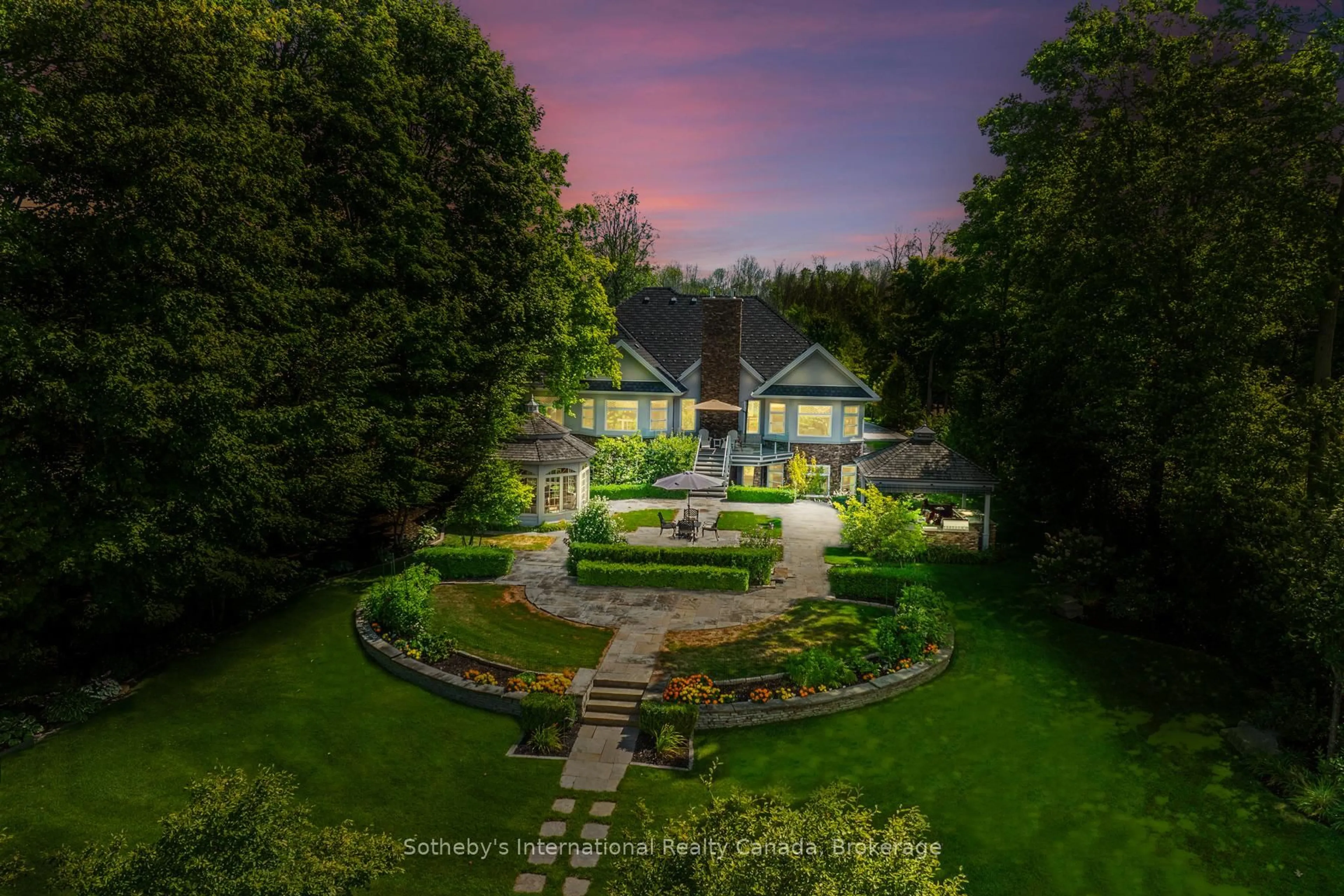 A pic from outside/outdoor area/front of a property/back of a property/a pic from drone, street for 153 Creighton St, Ramara Ontario L3V 6H7