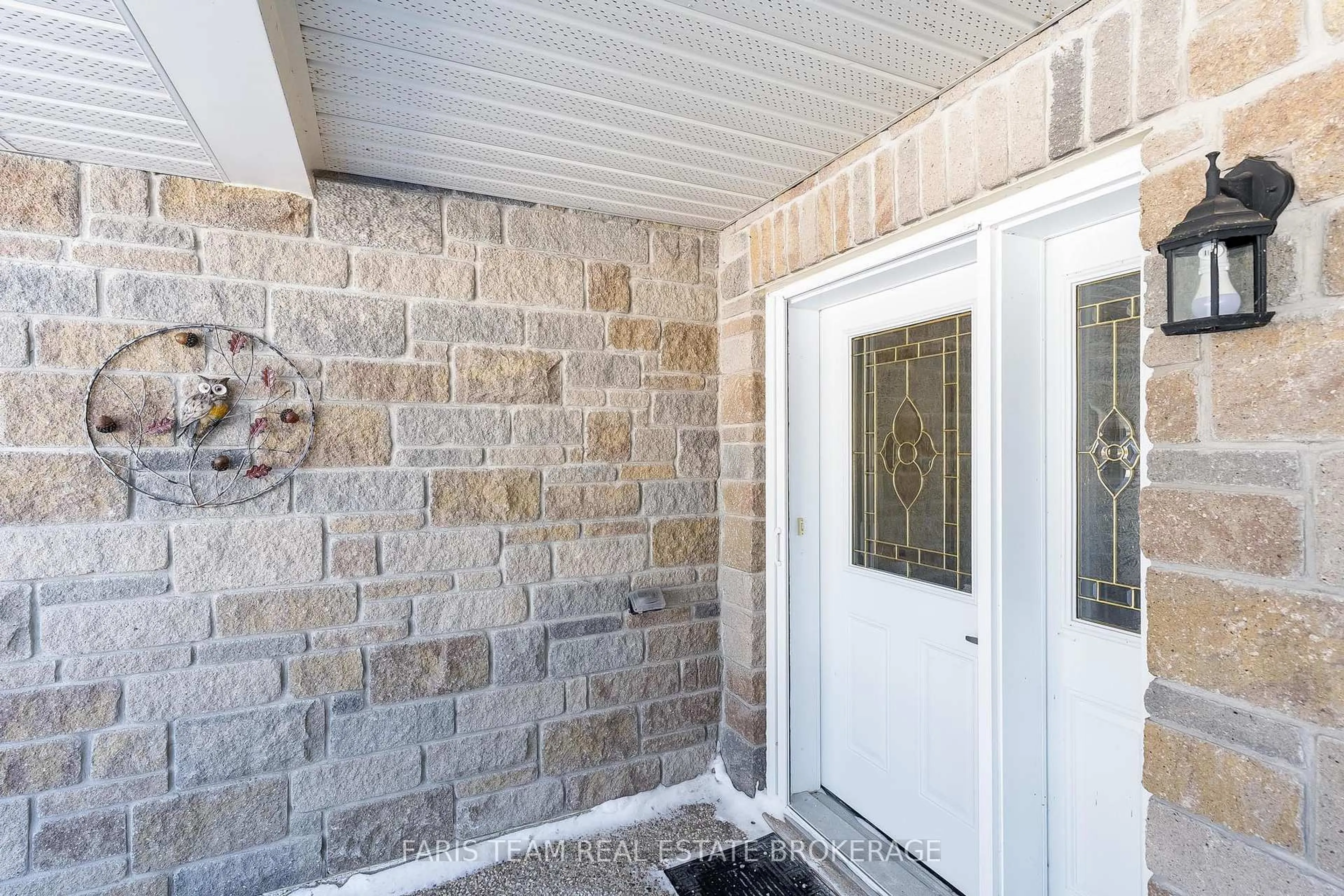 Indoor entryway for 189 Greenway Dr, Wasaga Beach Ontario L9Z 0E6