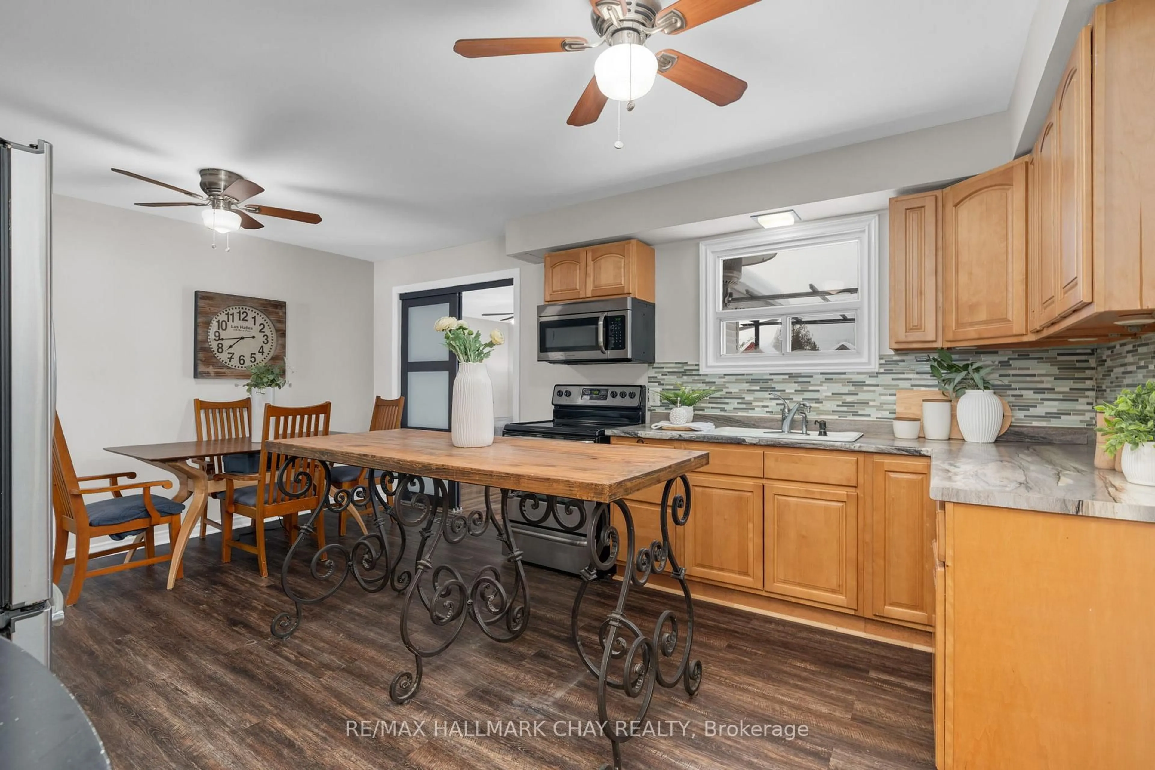 Open concept kitchen, ceramic/tile floor for 232 Superior St, Clearview Ontario L0M 1S0