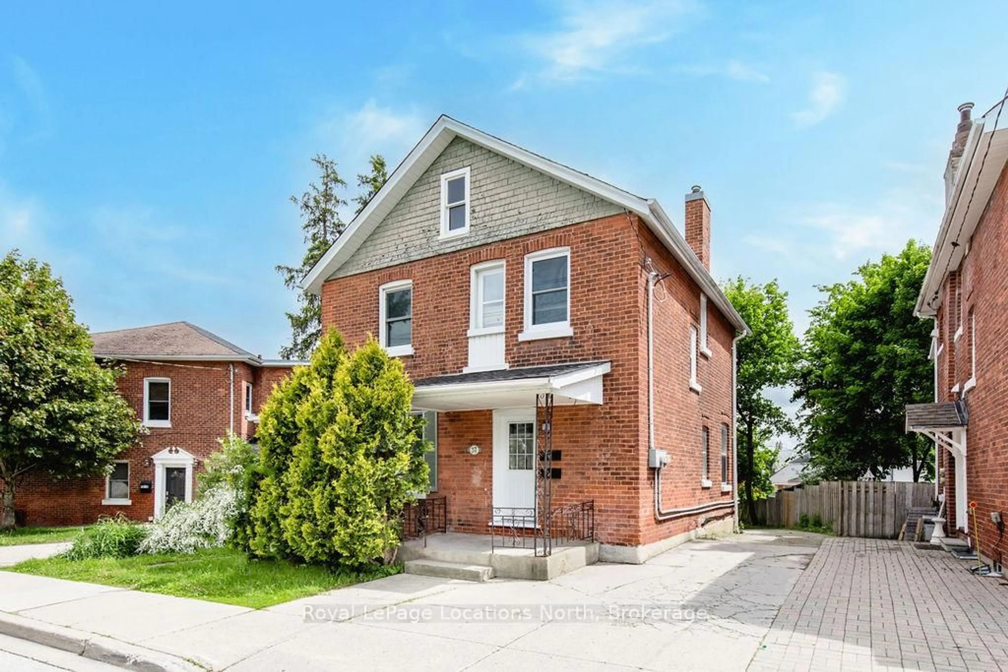 Home with brick exterior material, street for 37 Ross St, Barrie Ontario L4N 1G1