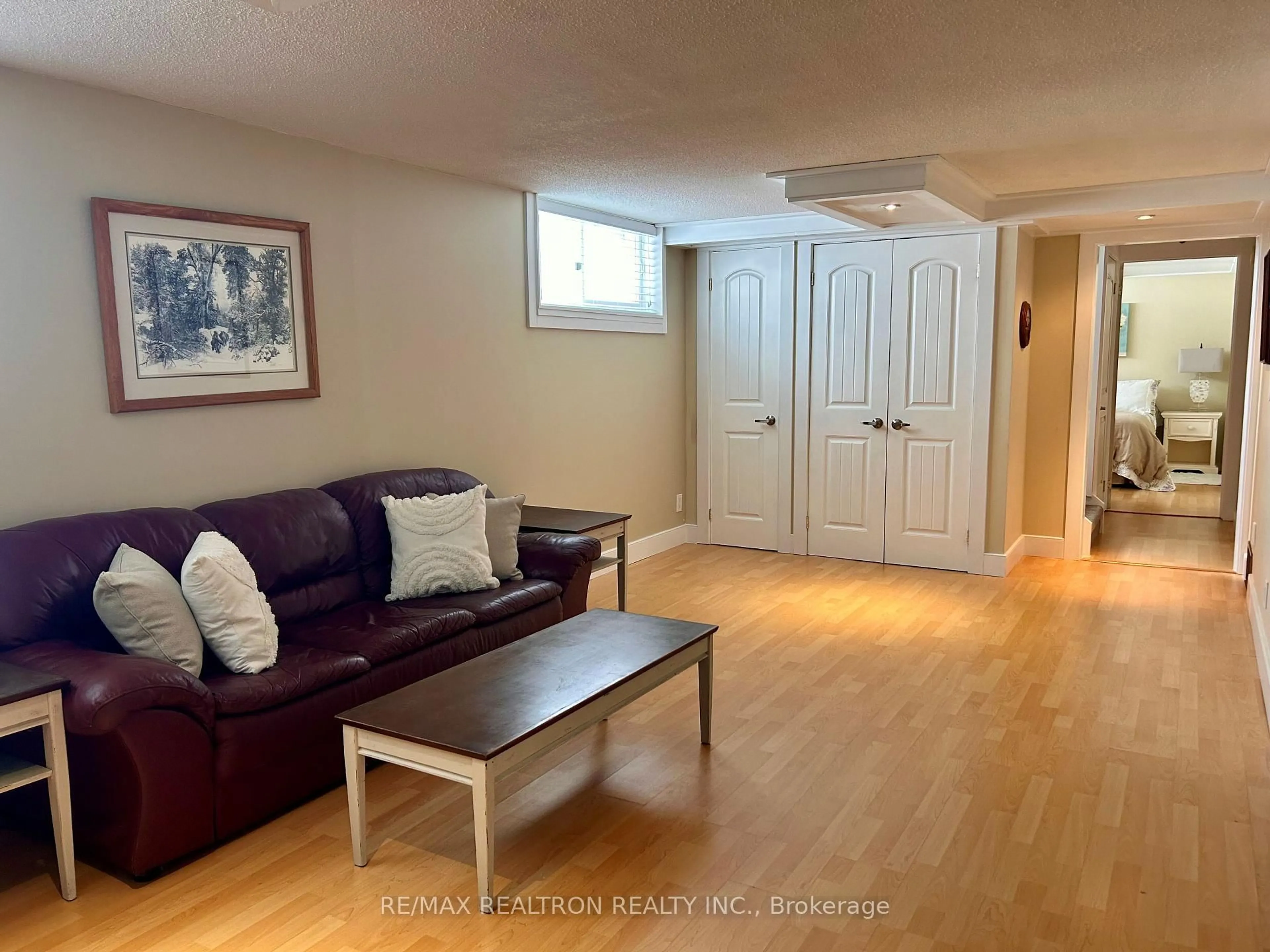 A pic of a room for 1203 St Vincent St, Springwater Ontario L9X 0R2