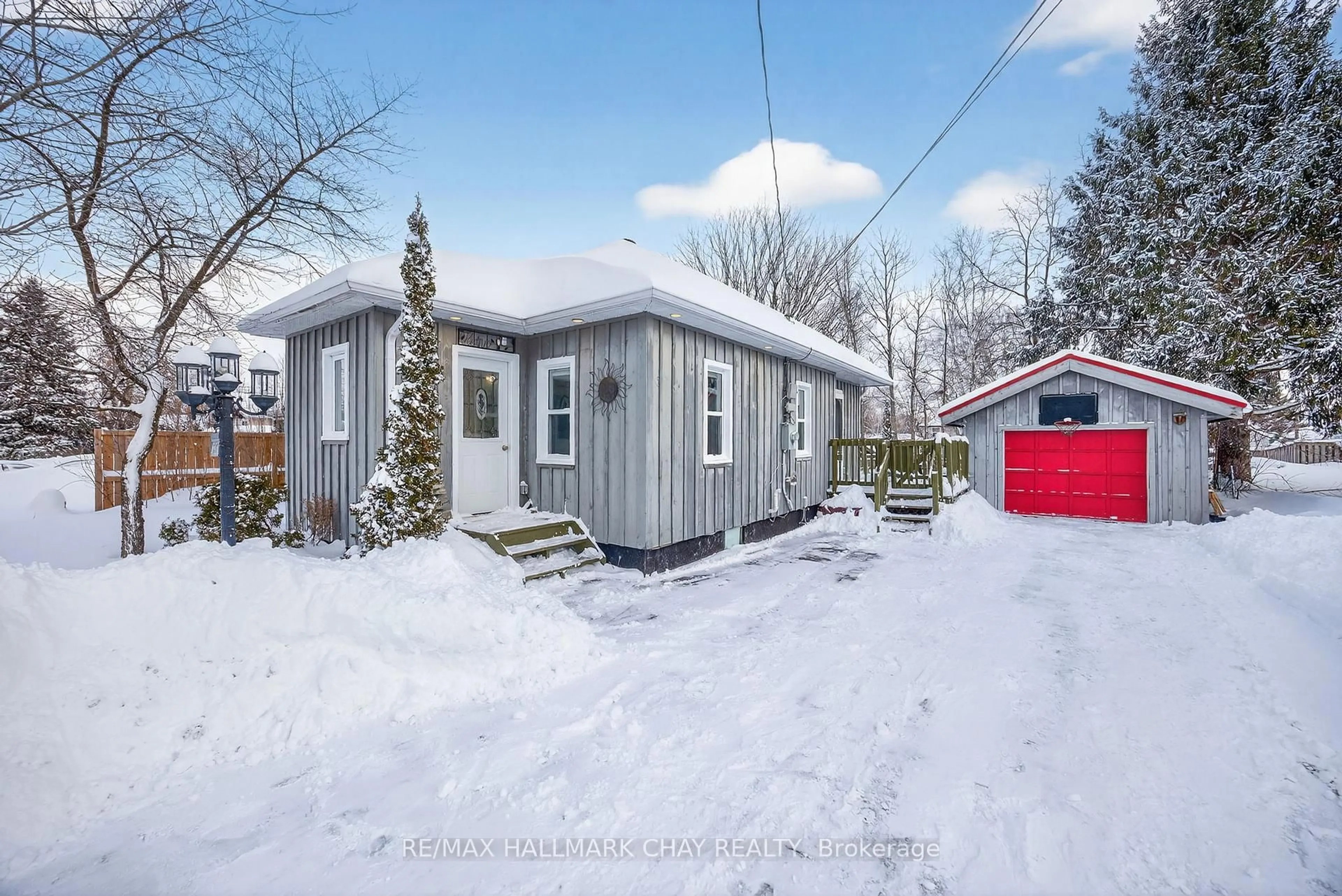 Unknown for 323 BELL St, Tay Ontario L0K 1R0