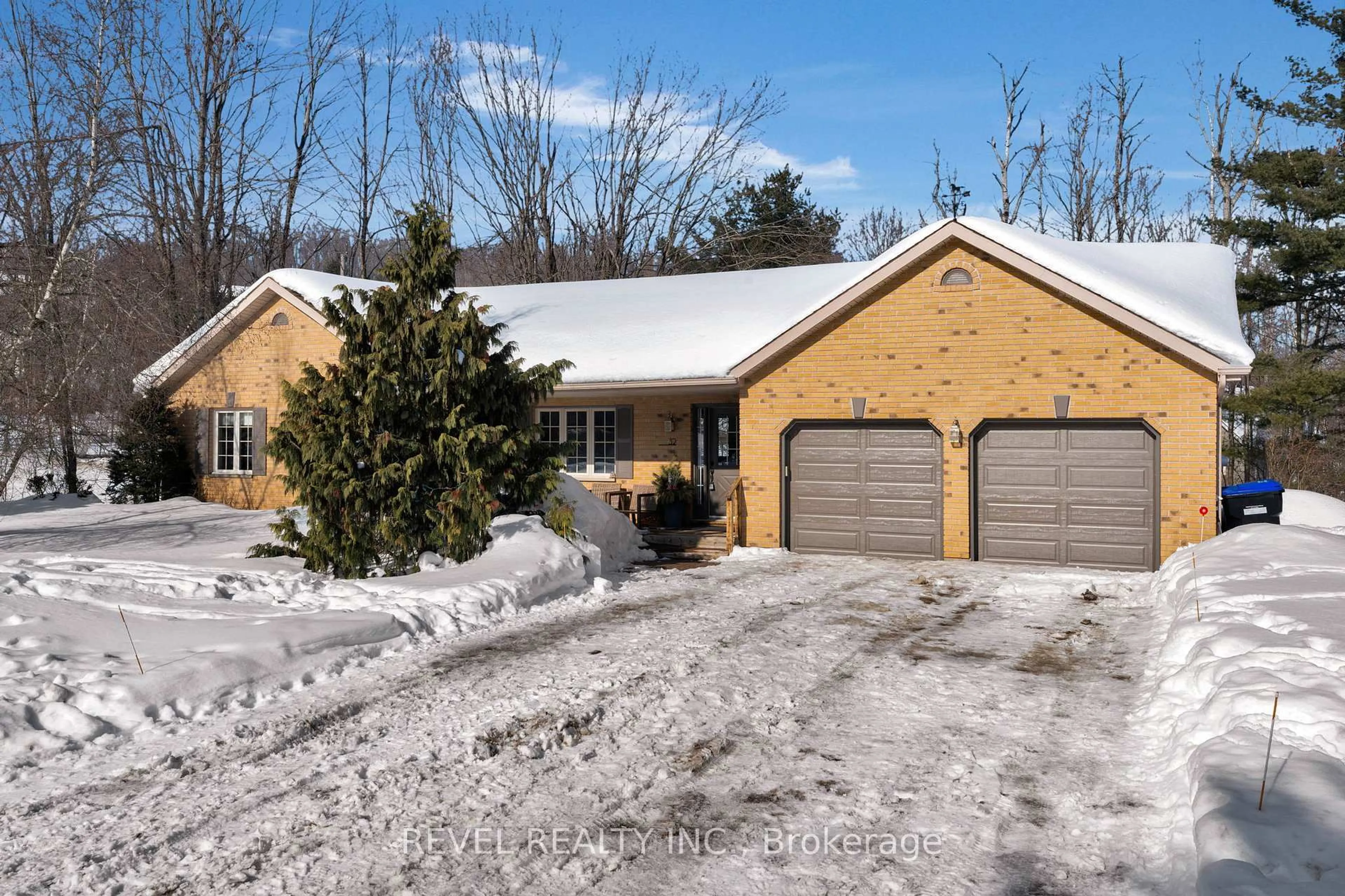 Home with brick exterior material, street for 32 Hickory Lane, Oro-Medonte Ontario L0K 1E0