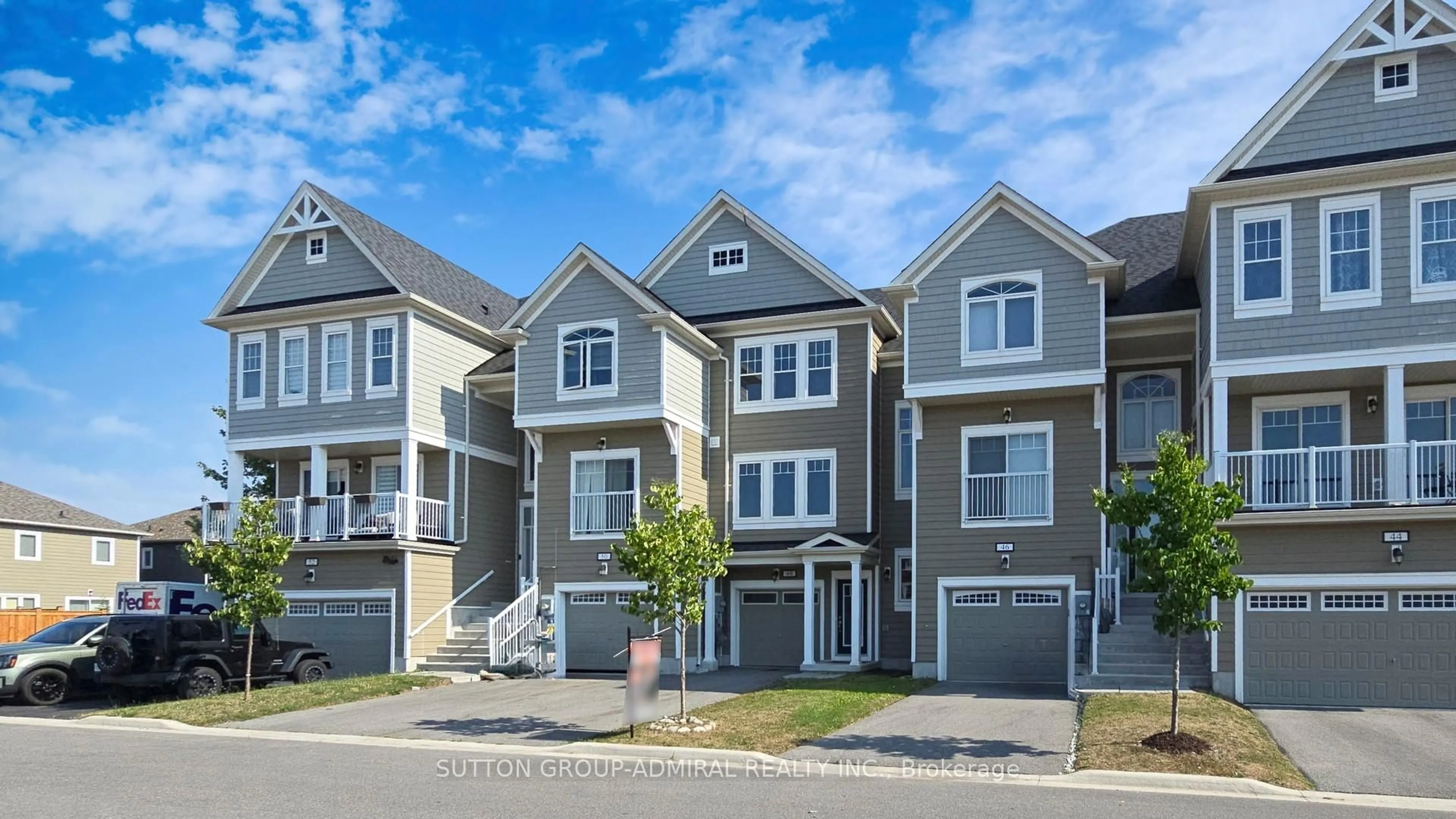 Home with vinyl exterior material, street for 48 High Tide Dr, Wasaga Beach Ontario L9Z 2X2