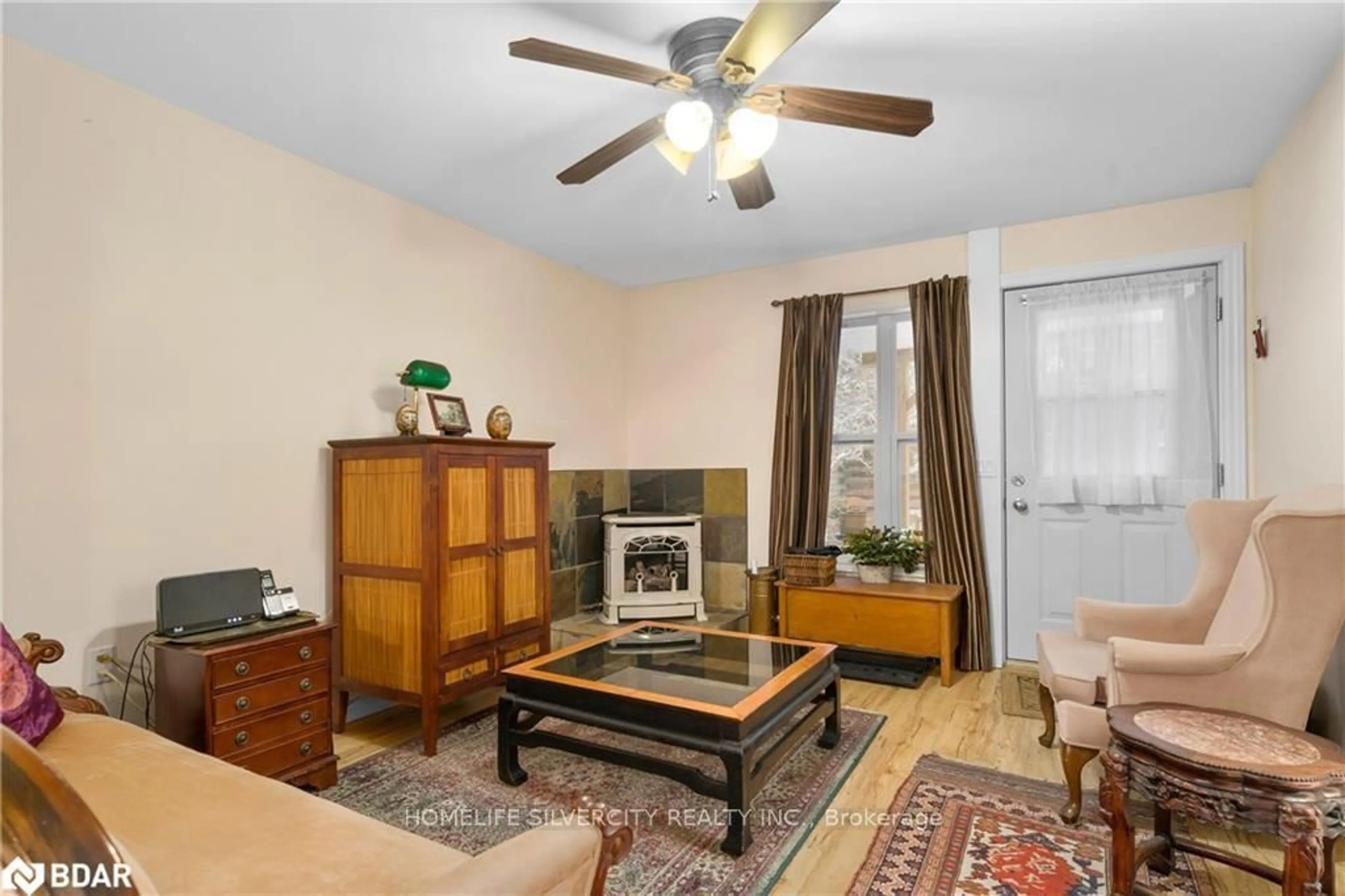 Living room with furniture, unknown for 251 St Paul St, Collingwood Ontario L9Y 3P5