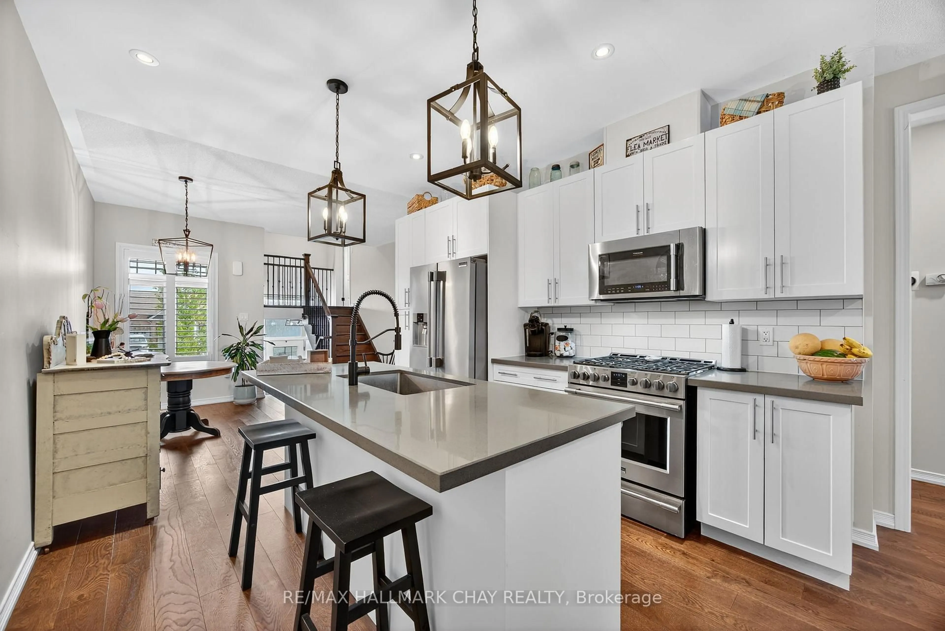 Open concept kitchen, ceramic/tile floor for 118 Isabella Dr, Orillia Ontario L3V 8K7