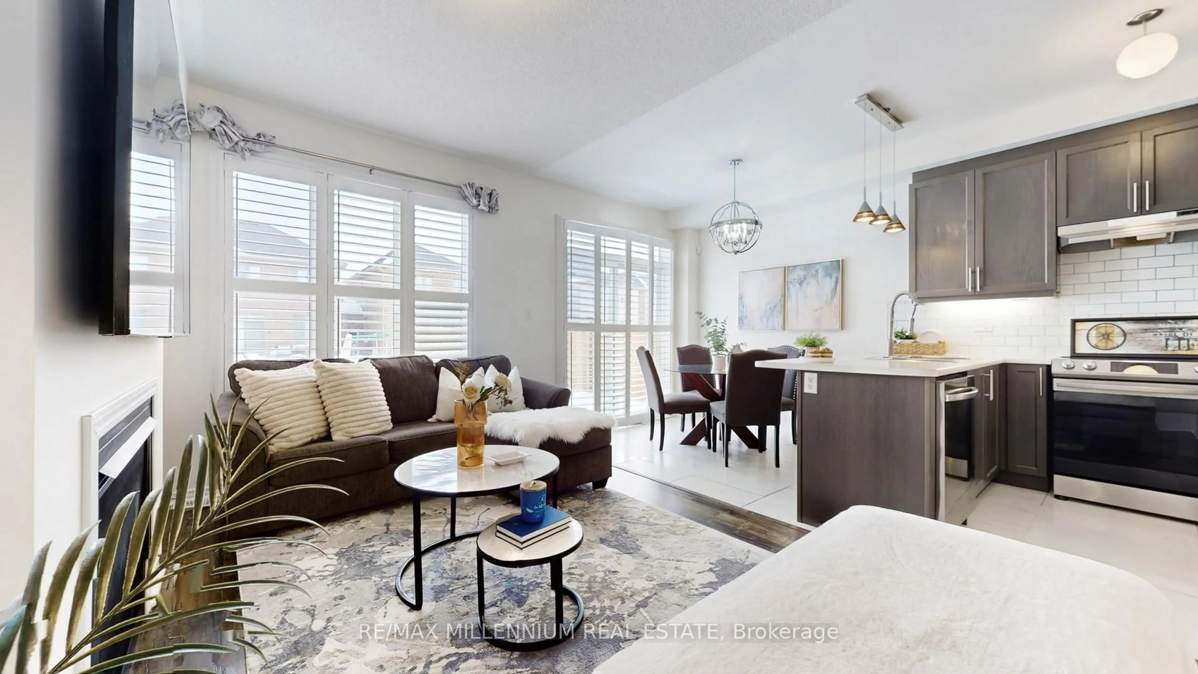 Living room with furniture, unknown for 5 Barfoot St, Collingwood Ontario L6Y 3Y7