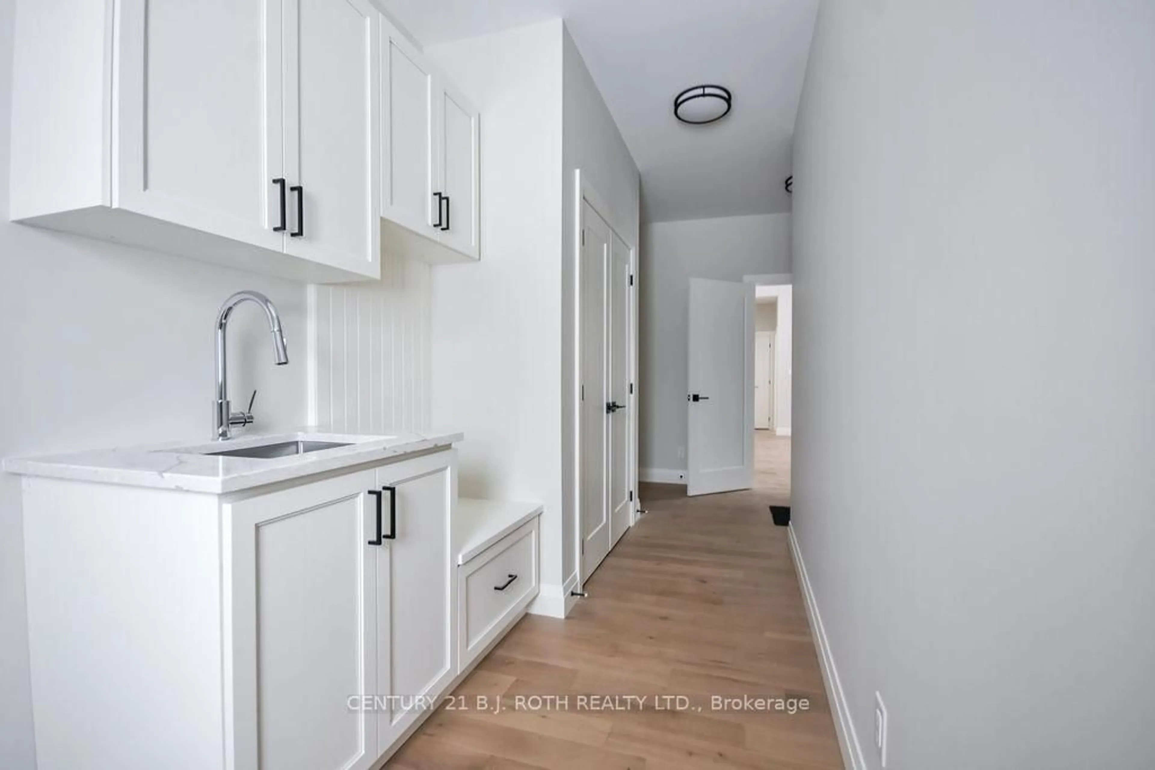 Laundry room for 13 Jennett Dr, Oro-Medonte Ontario L0K 1N0