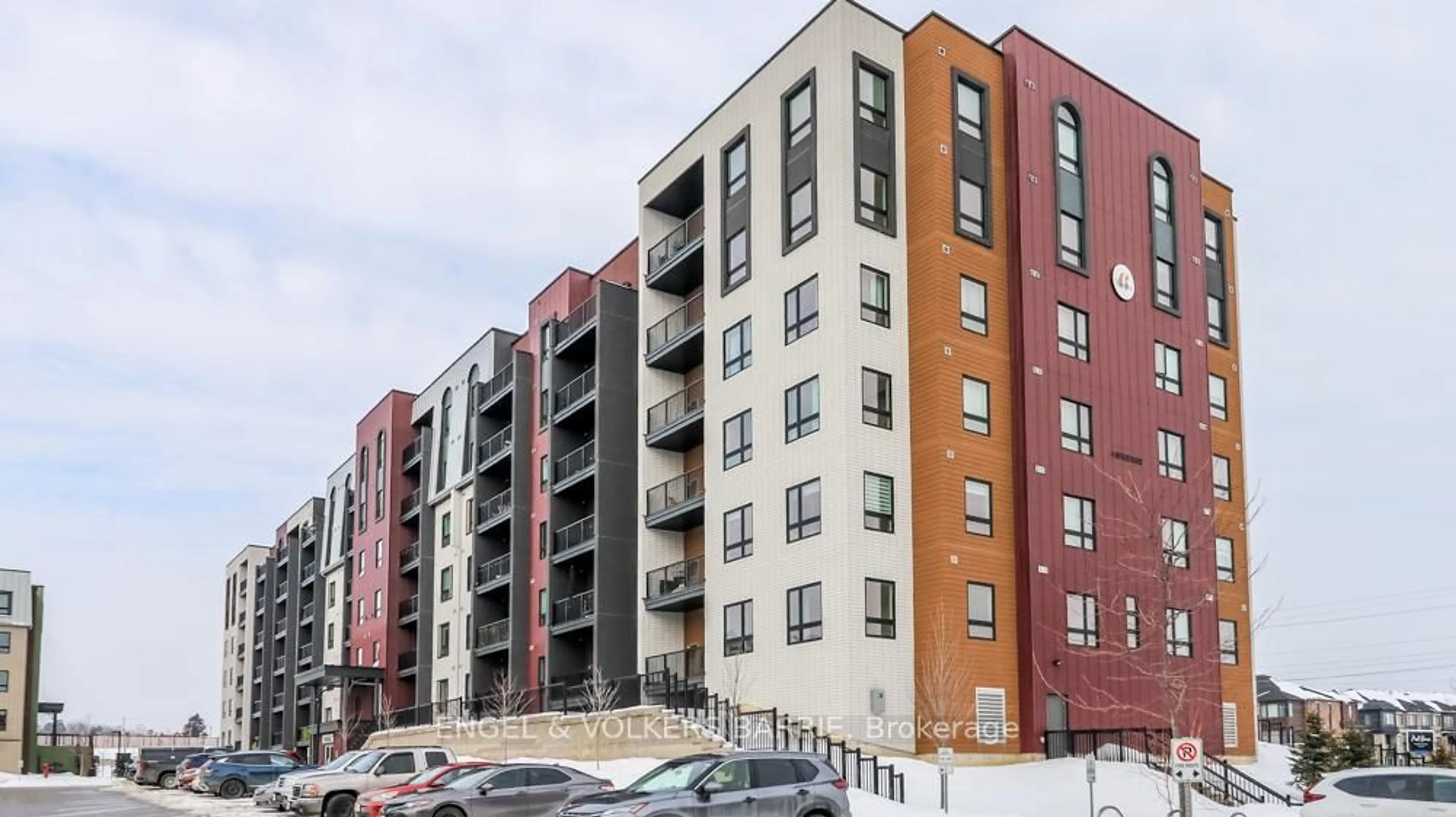 A pic from outside/outdoor area/front of a property/back of a property/a pic from drone, unknown for 4 Spice Way #312, Barrie Ontario L9J 0M2