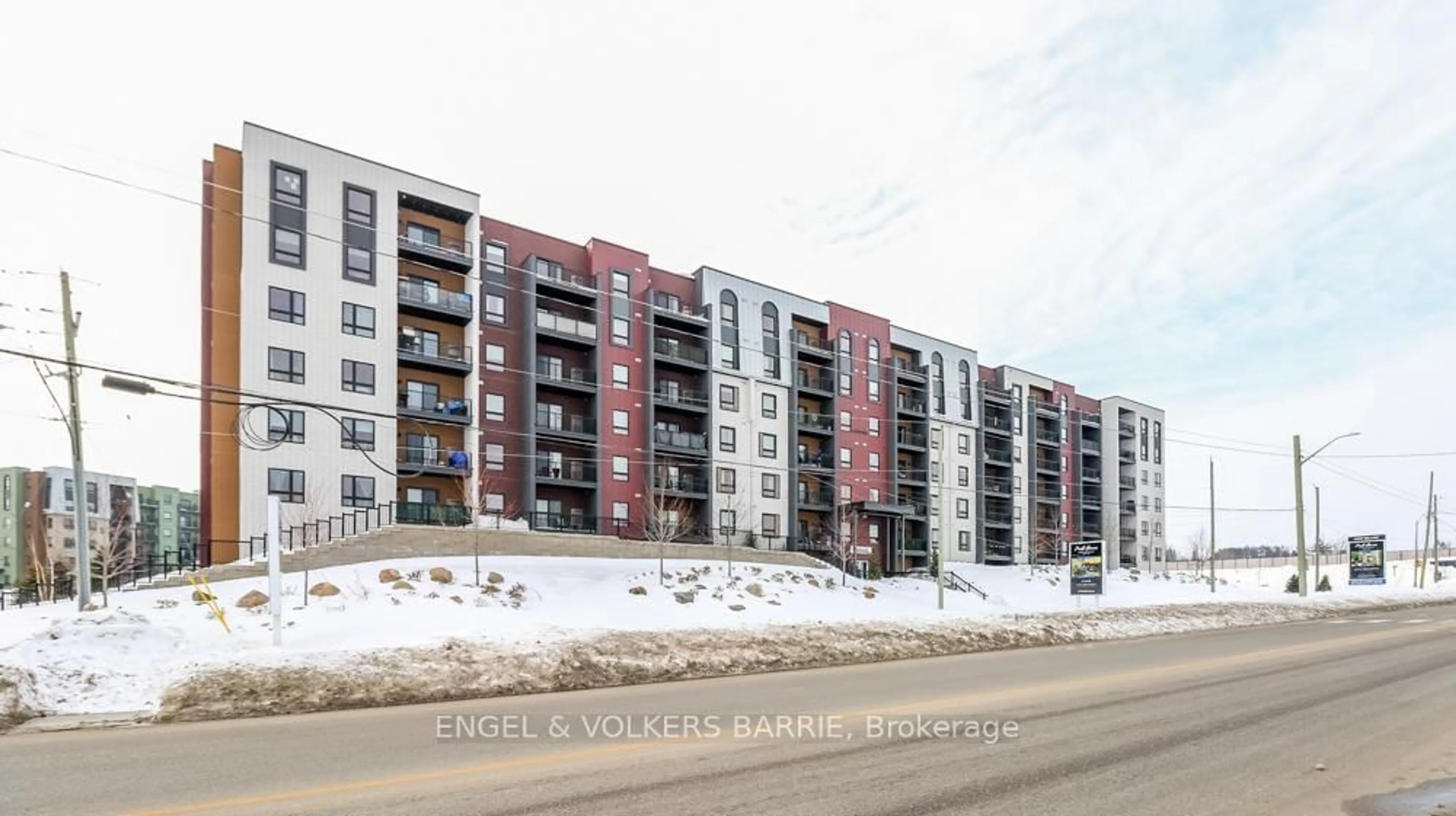 Unknown for 4 Spice Way #312, Barrie Ontario L9J 0M2