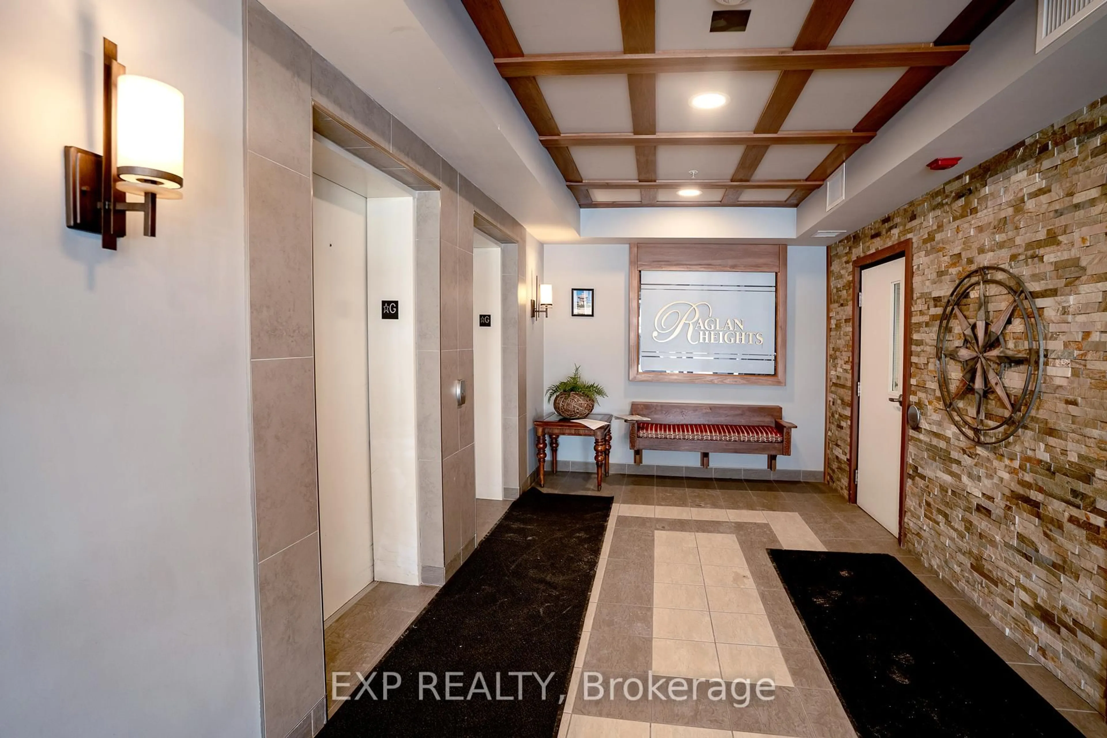 Indoor entryway for 91 Raglan St #304, Collingwood Ontario L9Y 0B2