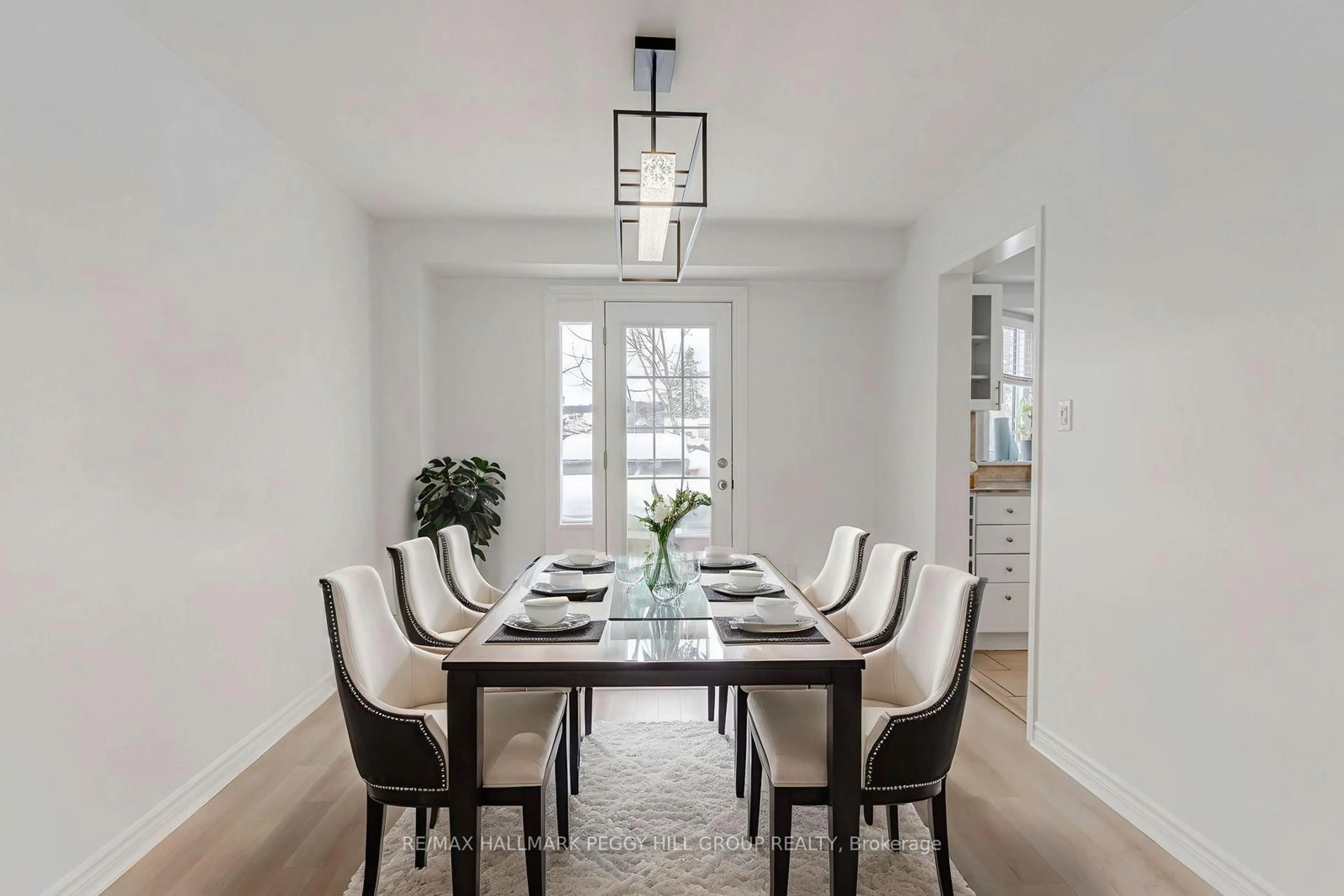 Dining room, unknown for 62 O'Shaughnessy Cres, Barrie Ontario L4N 7L8