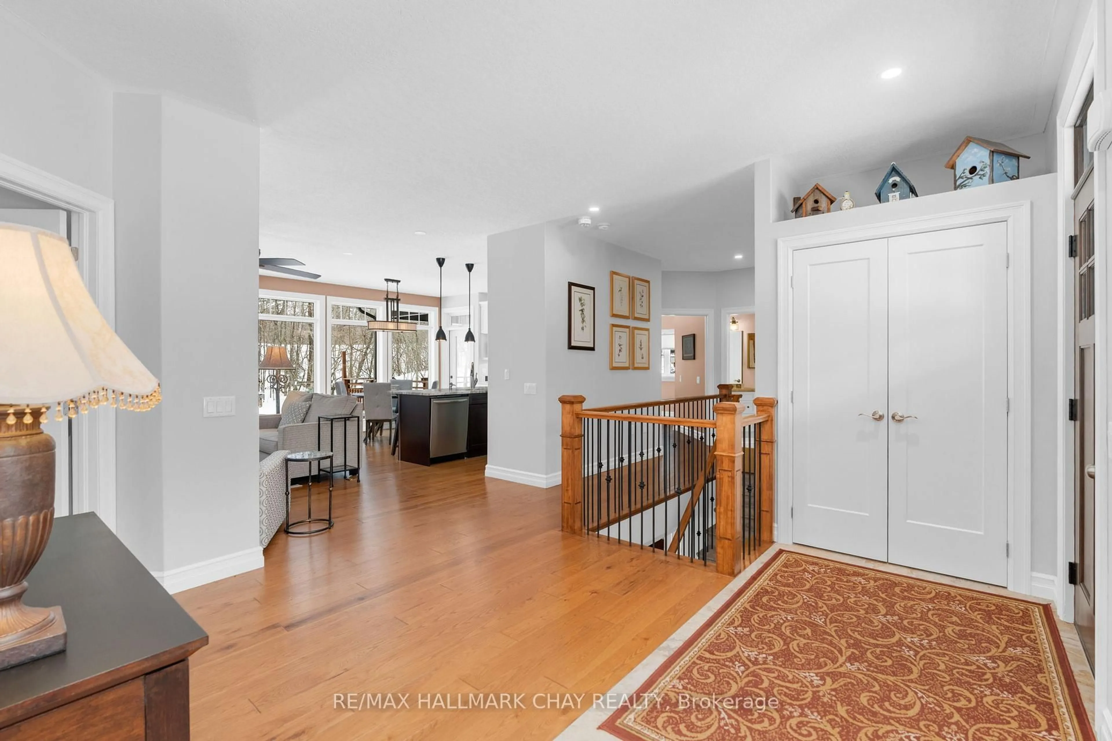 Indoor entryway for 25 Country Club Lane, Oro-Medonte Ontario L4M 4Y8