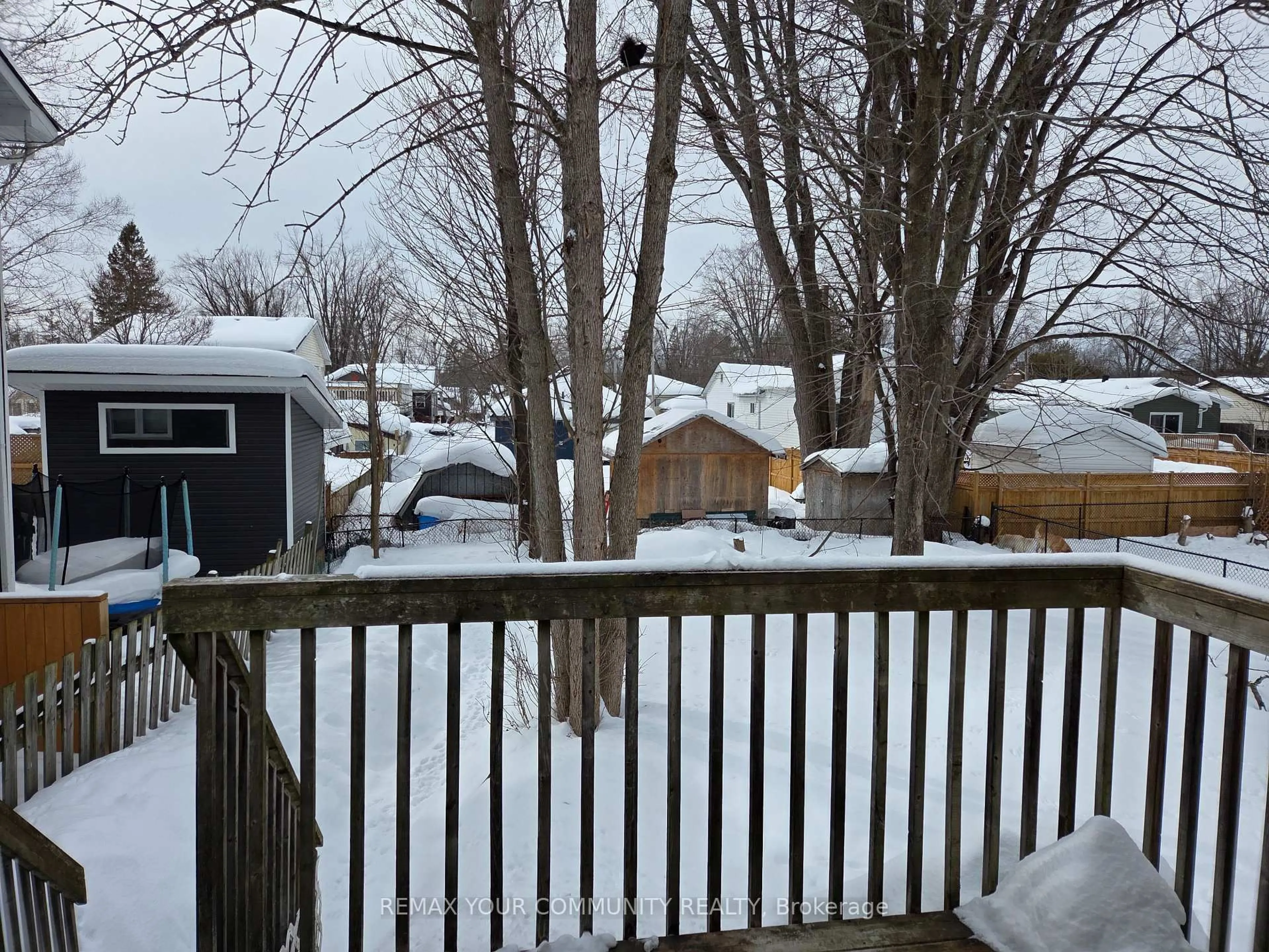 Patio, street for 3414 Lee Ave, Severn Ontario L0K 1G0