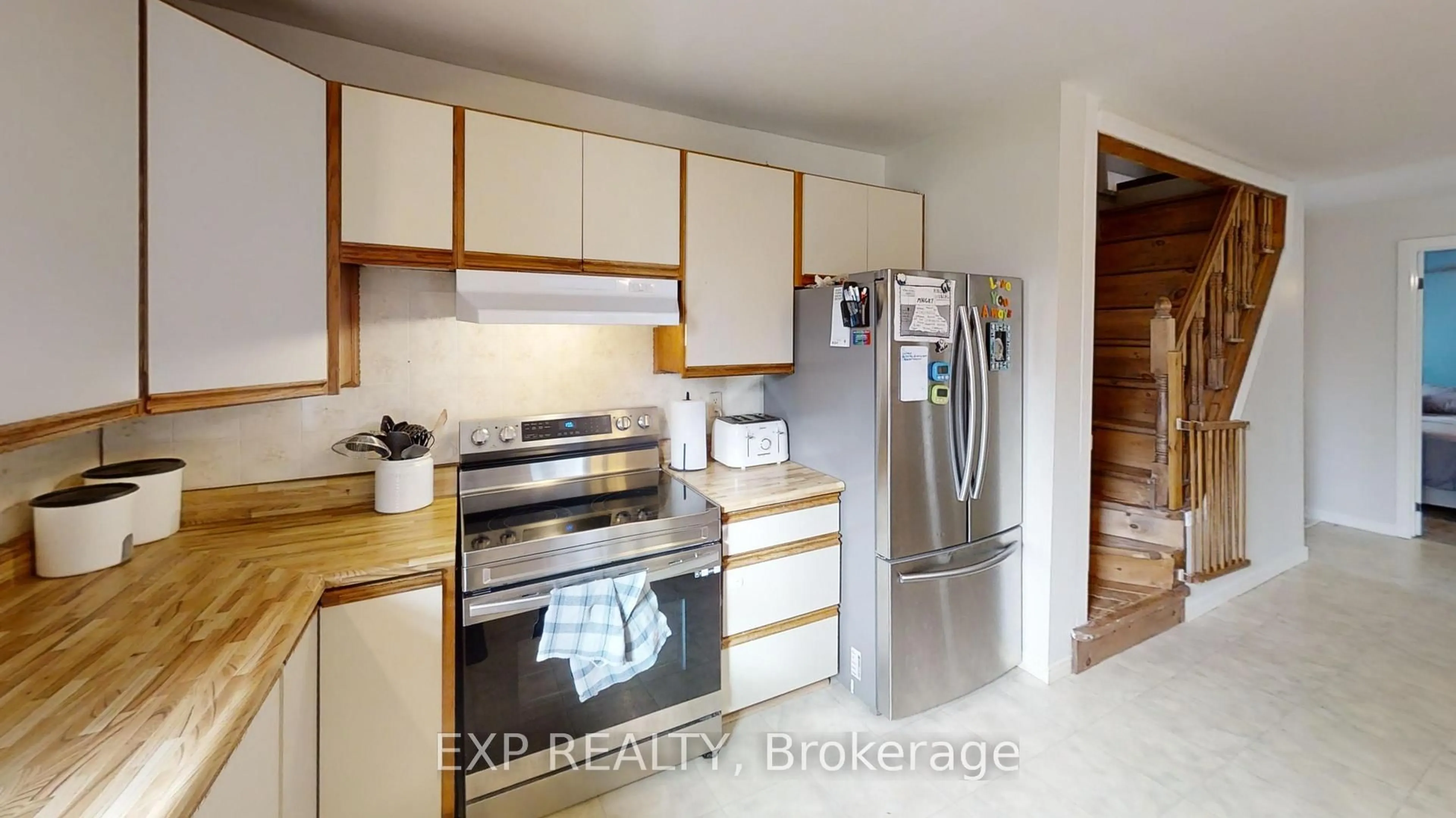 Standard kitchen, wood/laminate floor for 2214 Concession 10 Rd, Ramara Ontario L0K 1B0