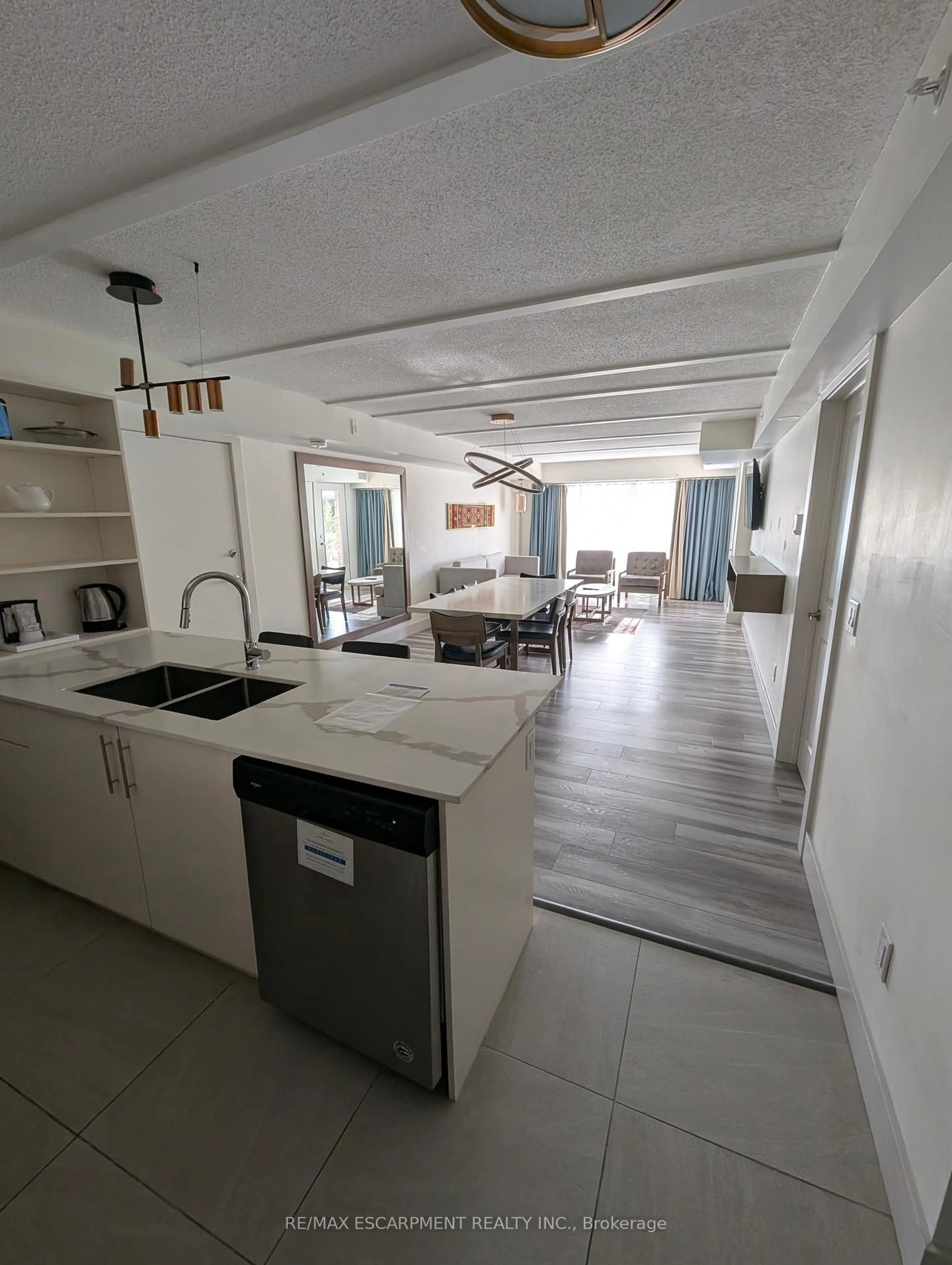 Open concept kitchen, unknown for 9 HARBOUR St #4403 & 4405, Collingwood Ontario L9Y 5B5