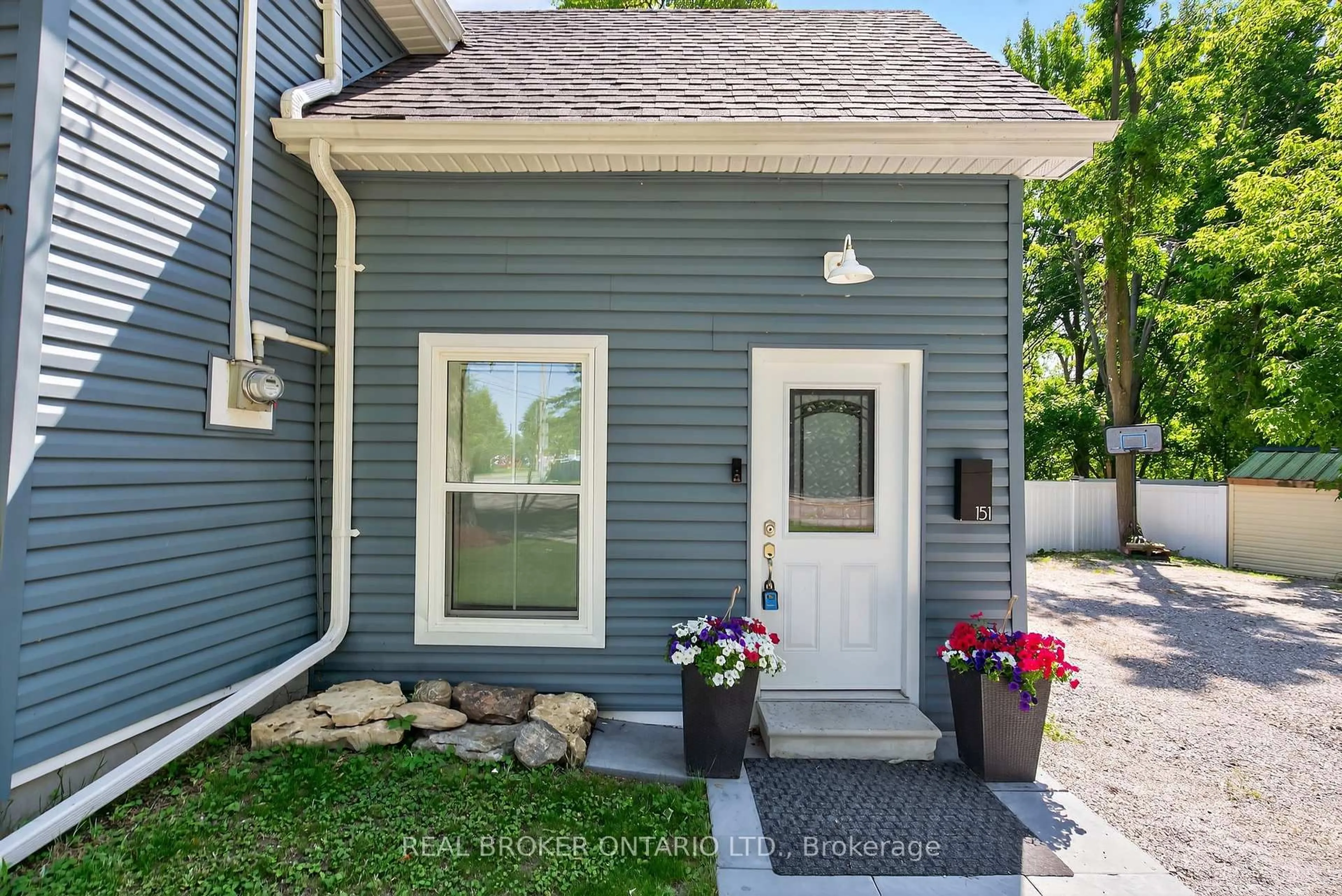 Home with vinyl exterior material, street for 151 Atherley Rd, Orillia Ontario L3V 1N5