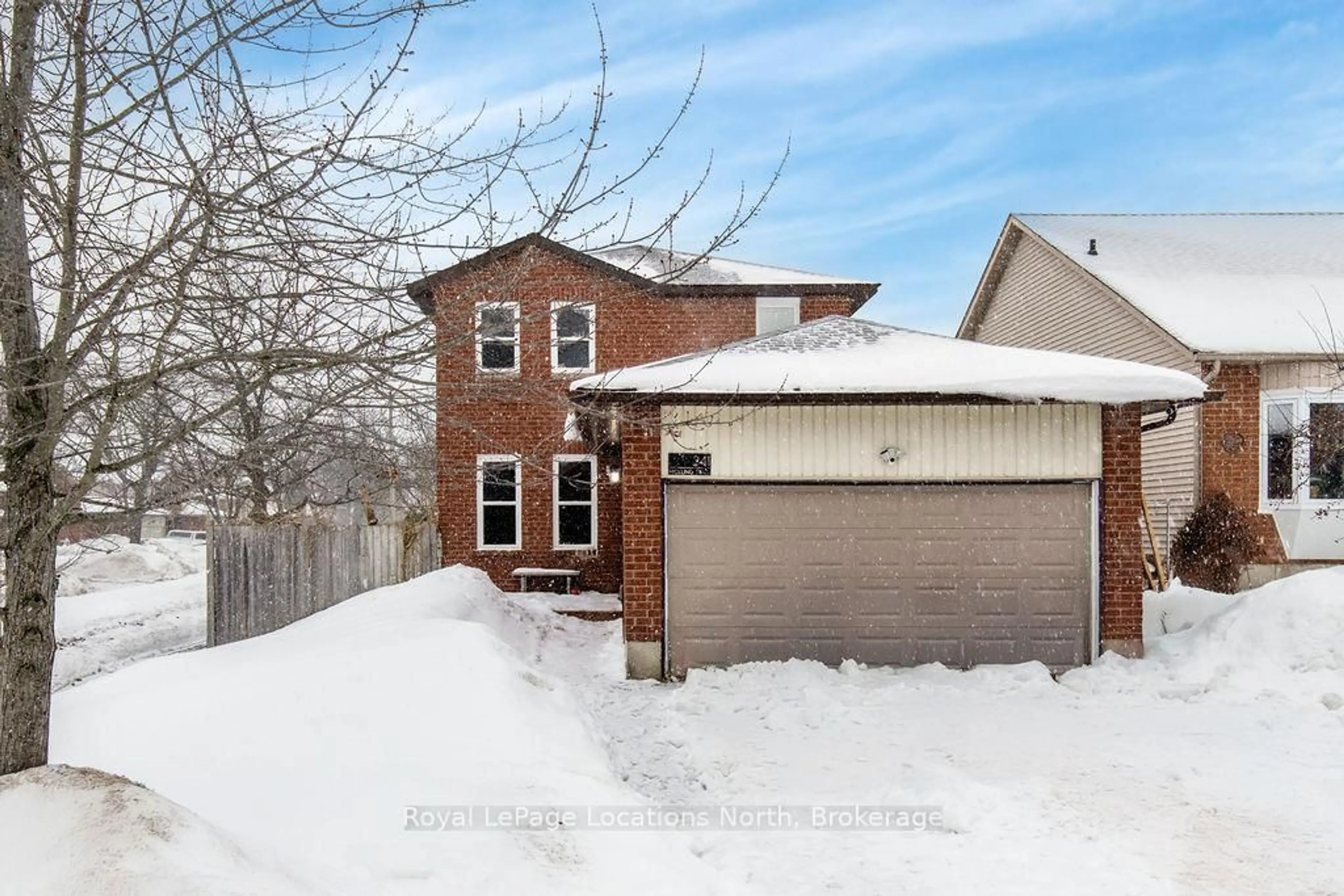 A pic from outside/outdoor area/front of a property/back of a property/a pic from drone, street for 341 Hickling Tr, Barrie Ontario L4M 5Z6