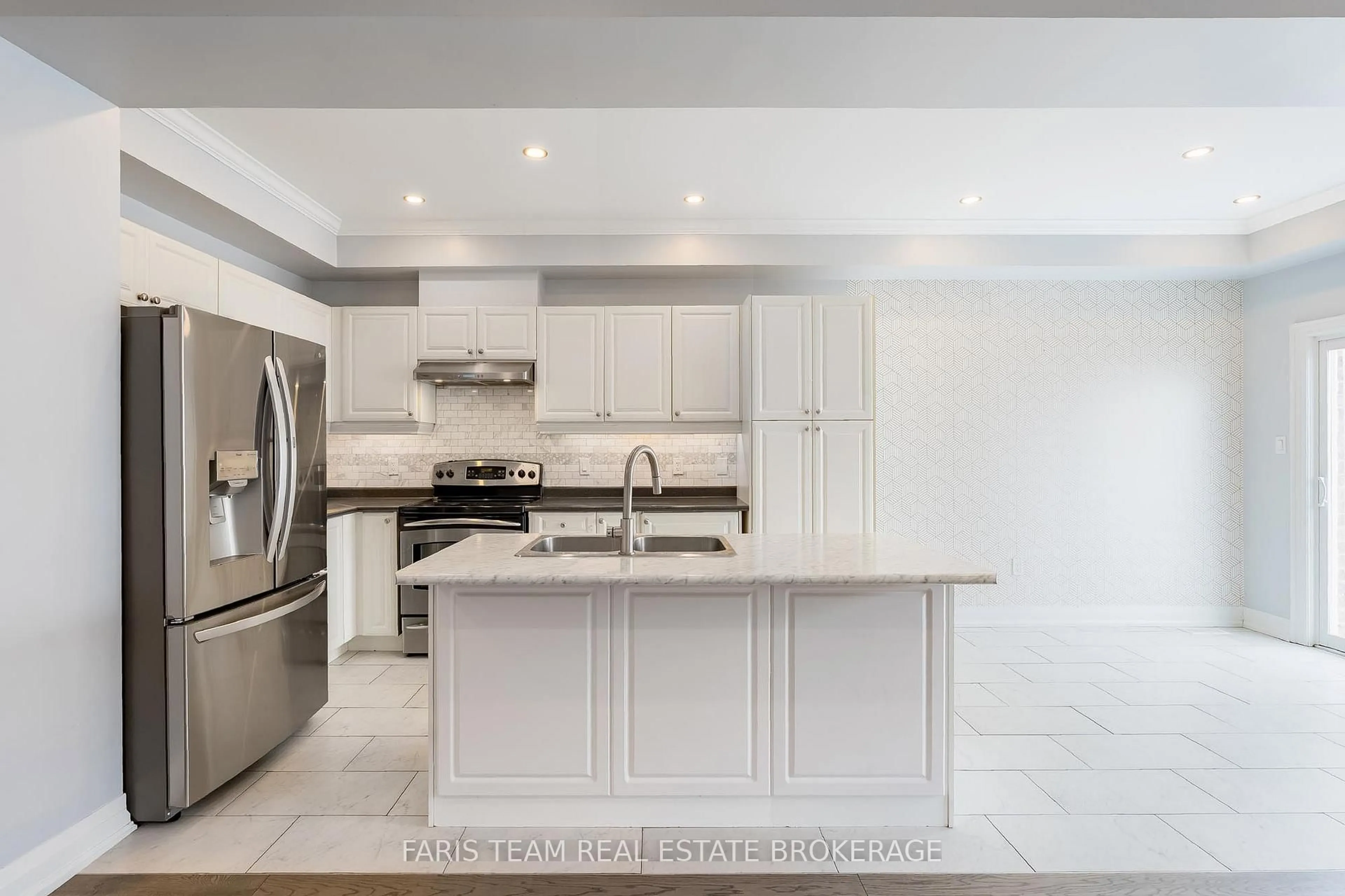 Open concept kitchen, ceramic/tile floor for 104 Stanley St, Barrie Ontario L4M 6V5