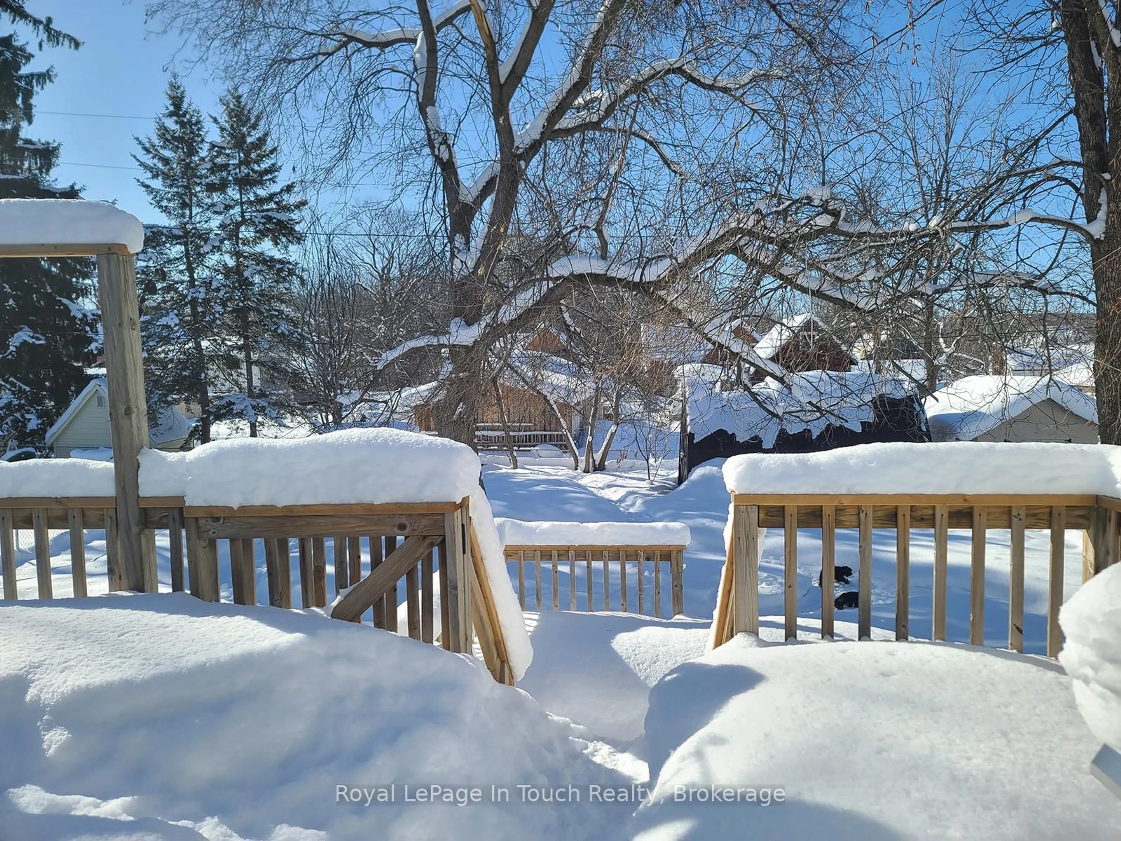 Patio, unknown for 8 Cyril Martin Pl, Severn Ontario L0K 1E0