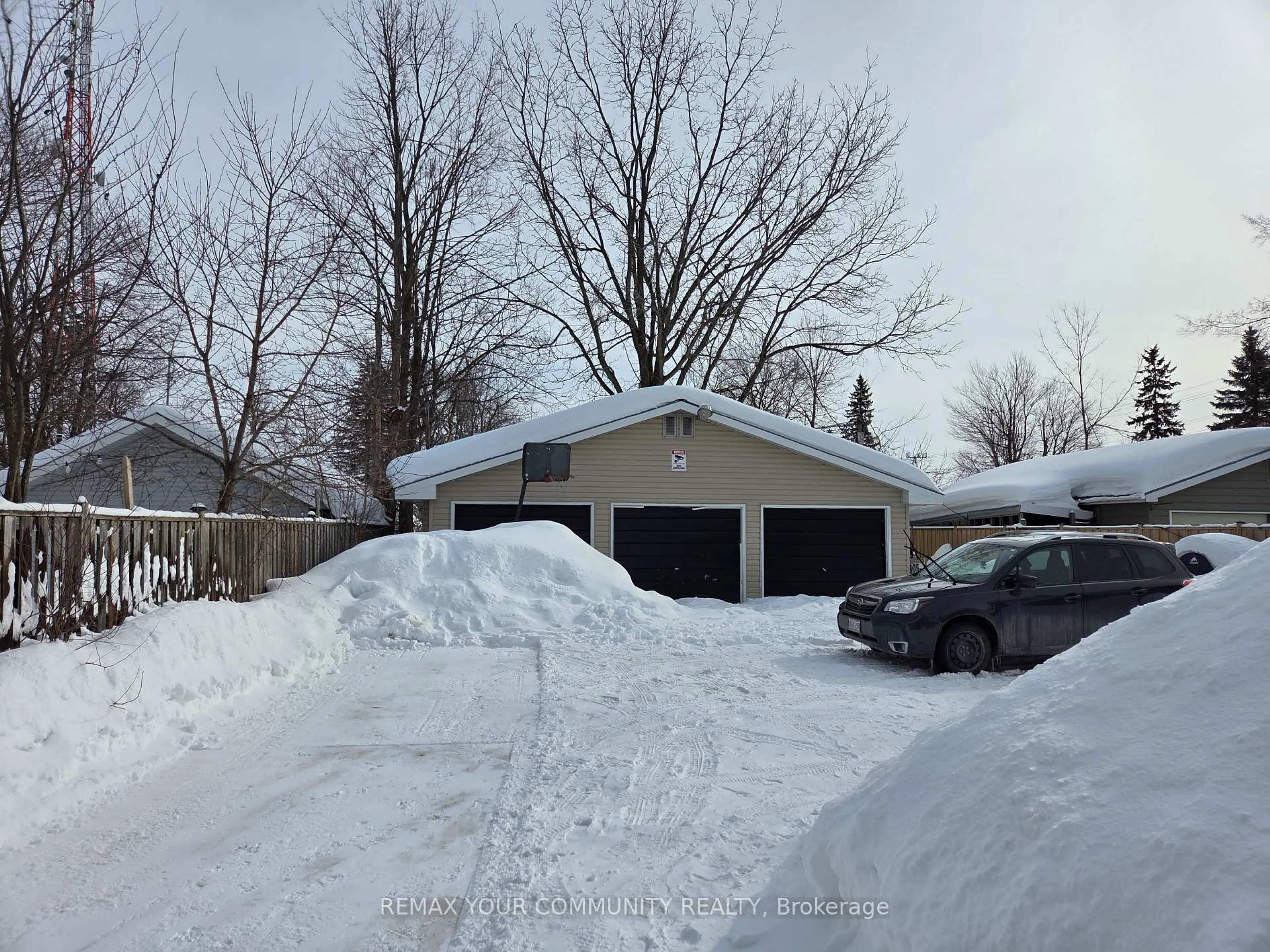 Unknown for 17 Champlain St, Orillia Ontario L3V 2G6