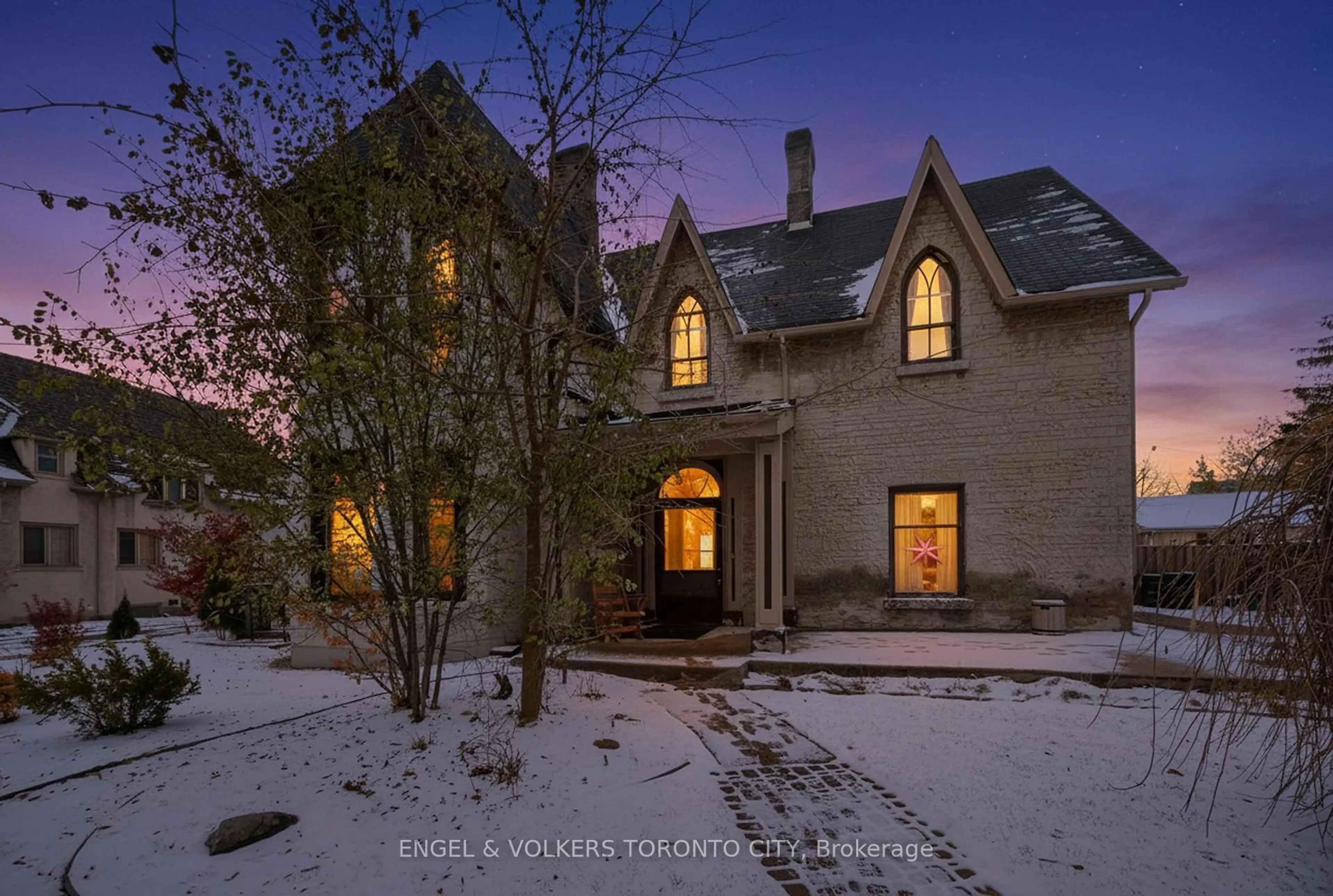 Unknown for 64 High St, Barrie Ontario L4N 1W4