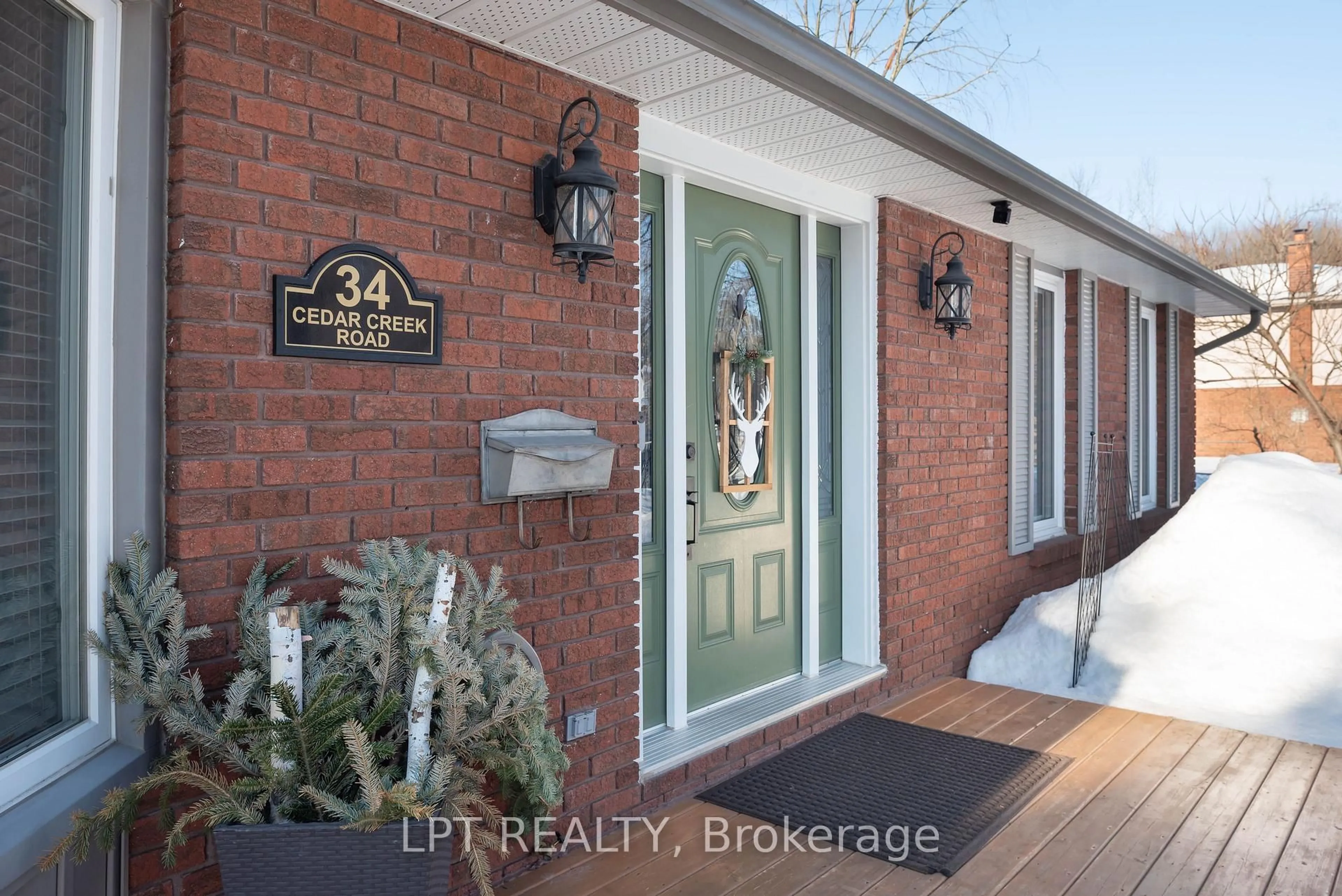 Indoor entryway for 34 Cedar Creek Rd, Springwater Ontario L9X 0P5