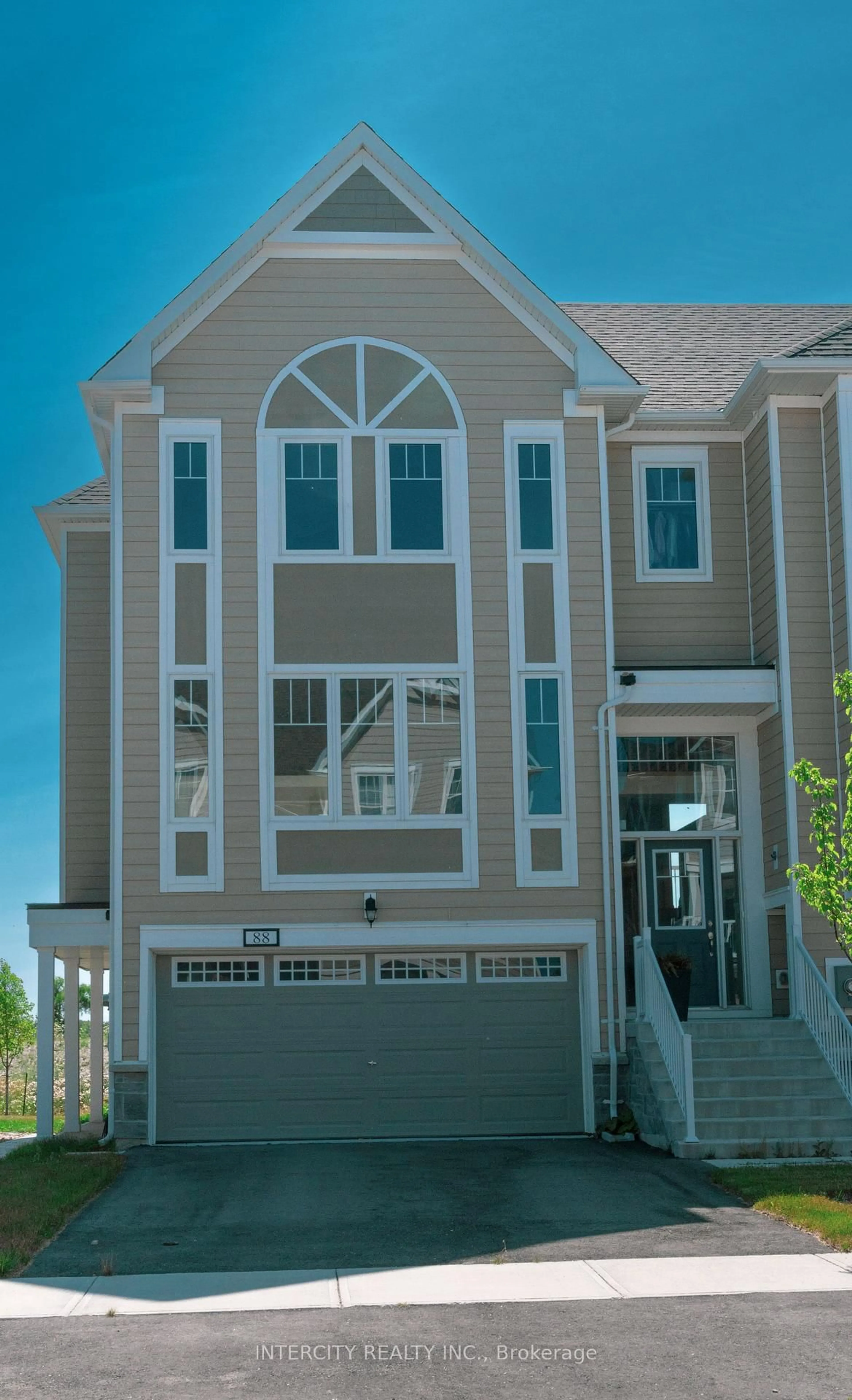 Home with vinyl exterior material, street for 88 Sandhill Crane Dr, Wasaga Beach Ontario L9Z 0K4