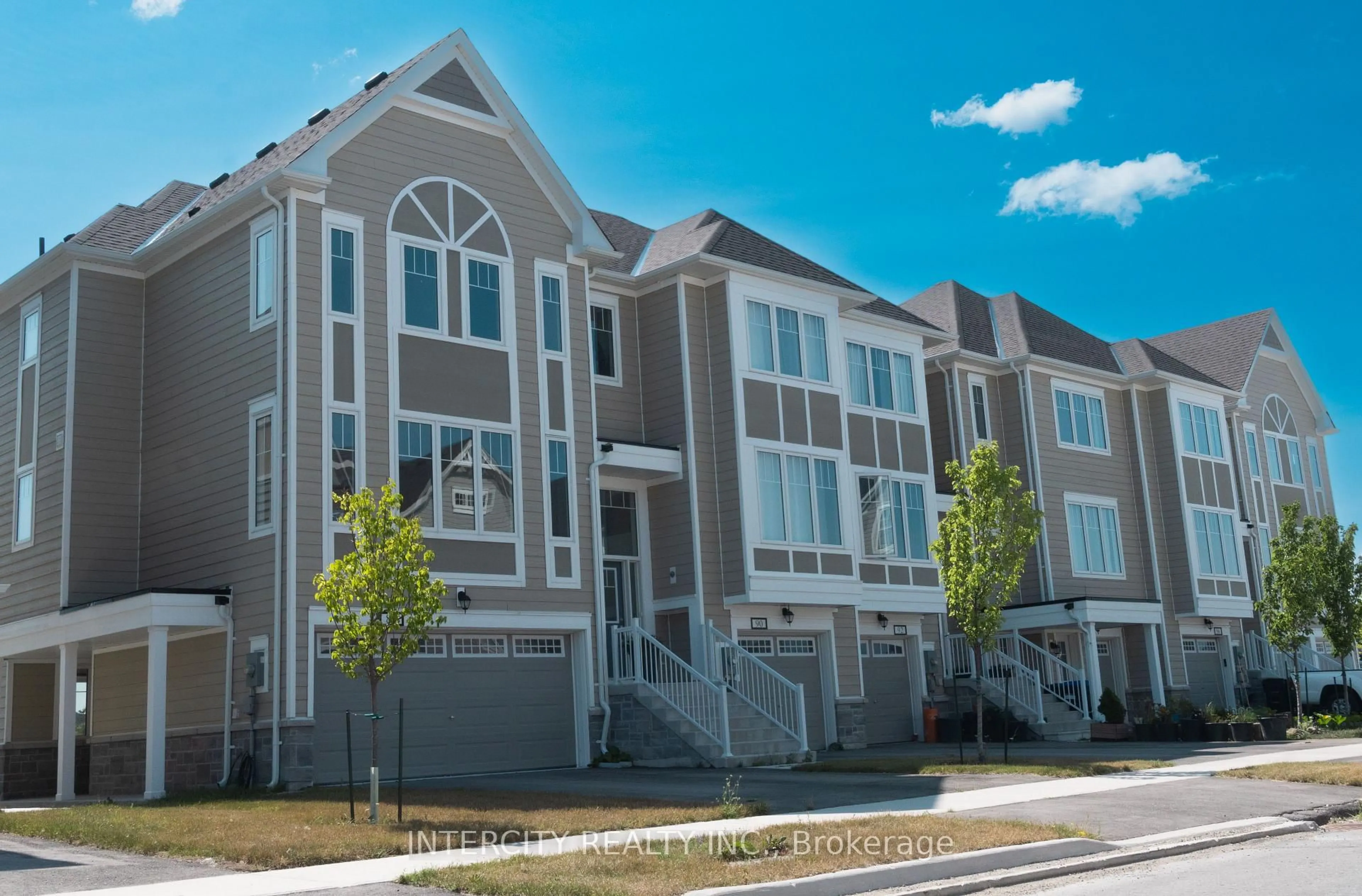 Home with vinyl exterior material, street for 88 Sandhill Crane Dr, Wasaga Beach Ontario L9Z 0K4