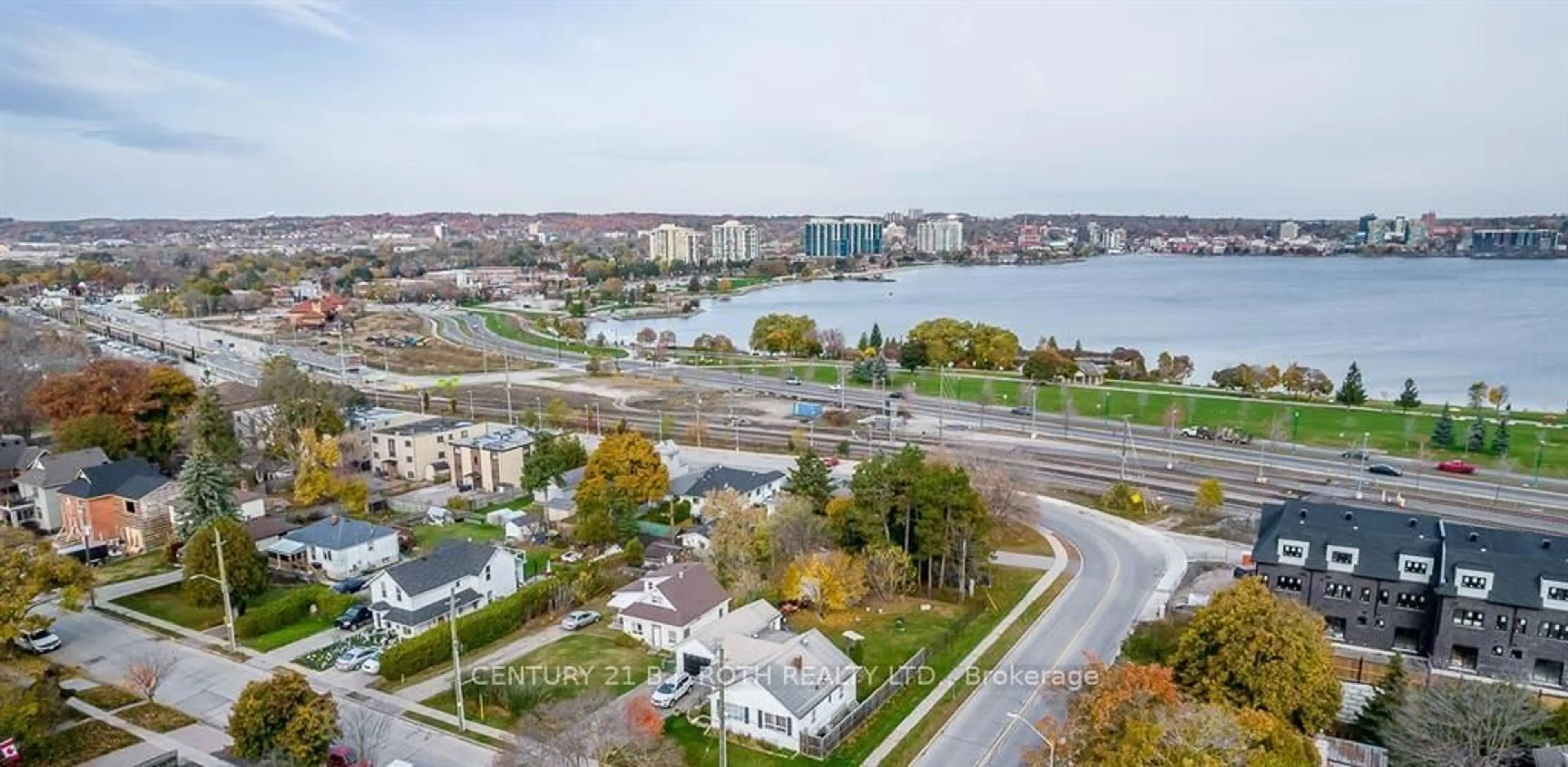 A pic from outside/outdoor area/front of a property/back of a property/a pic from drone, water/lake/river/ocean view for 121 Cumberland St, Barrie Ontario L4N 2P8