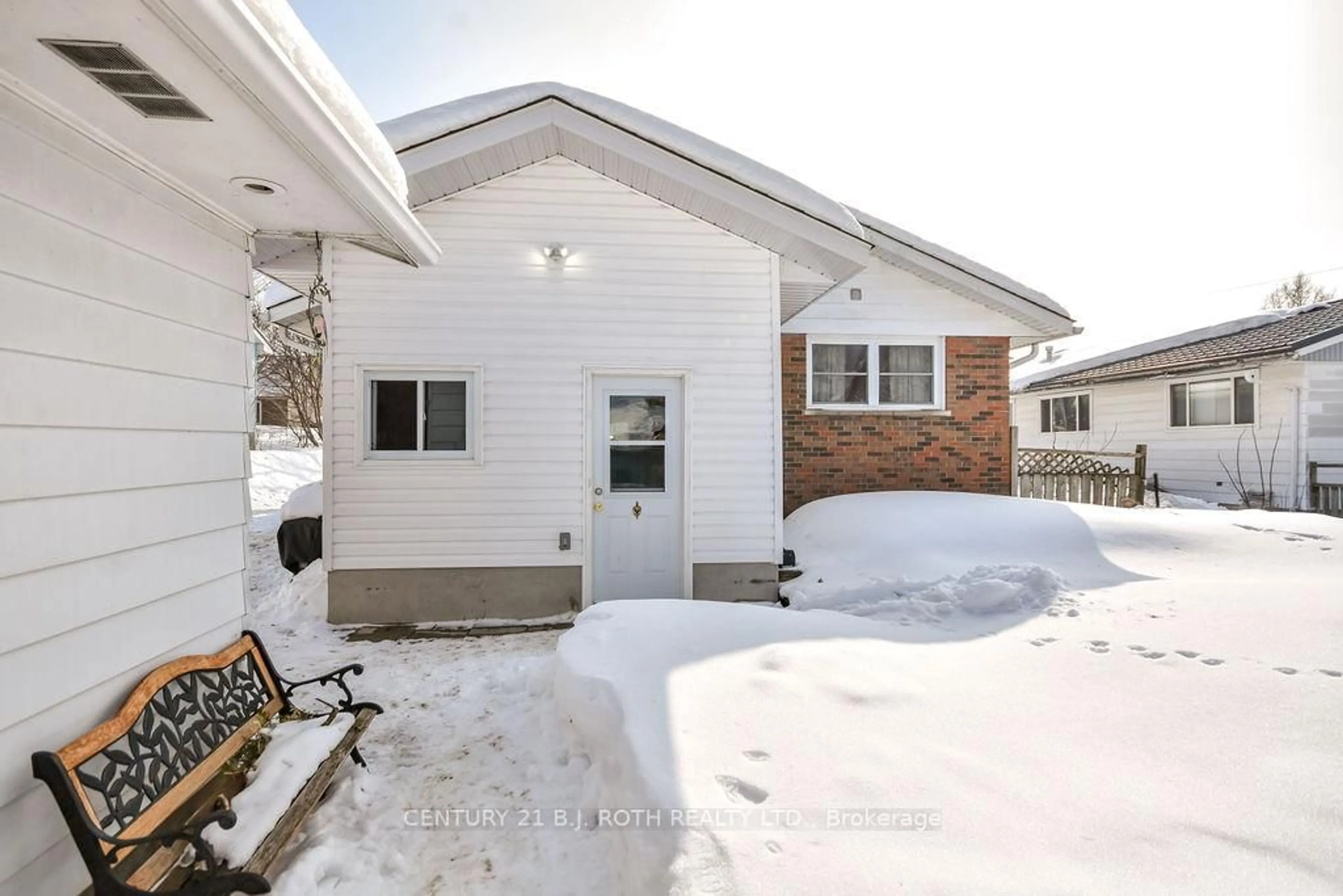 Unknown for 22 Sheppard St, Severn Ontario L0K 1E0