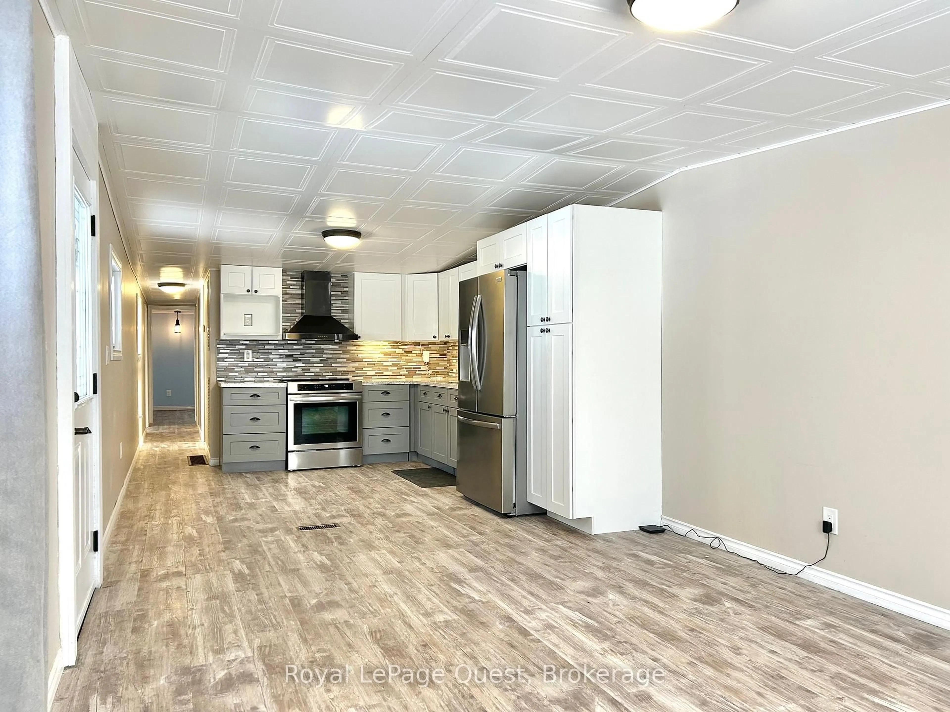 Open concept kitchen, unknown for 580 West St ##137, Orillia Ontario L3V 6L8