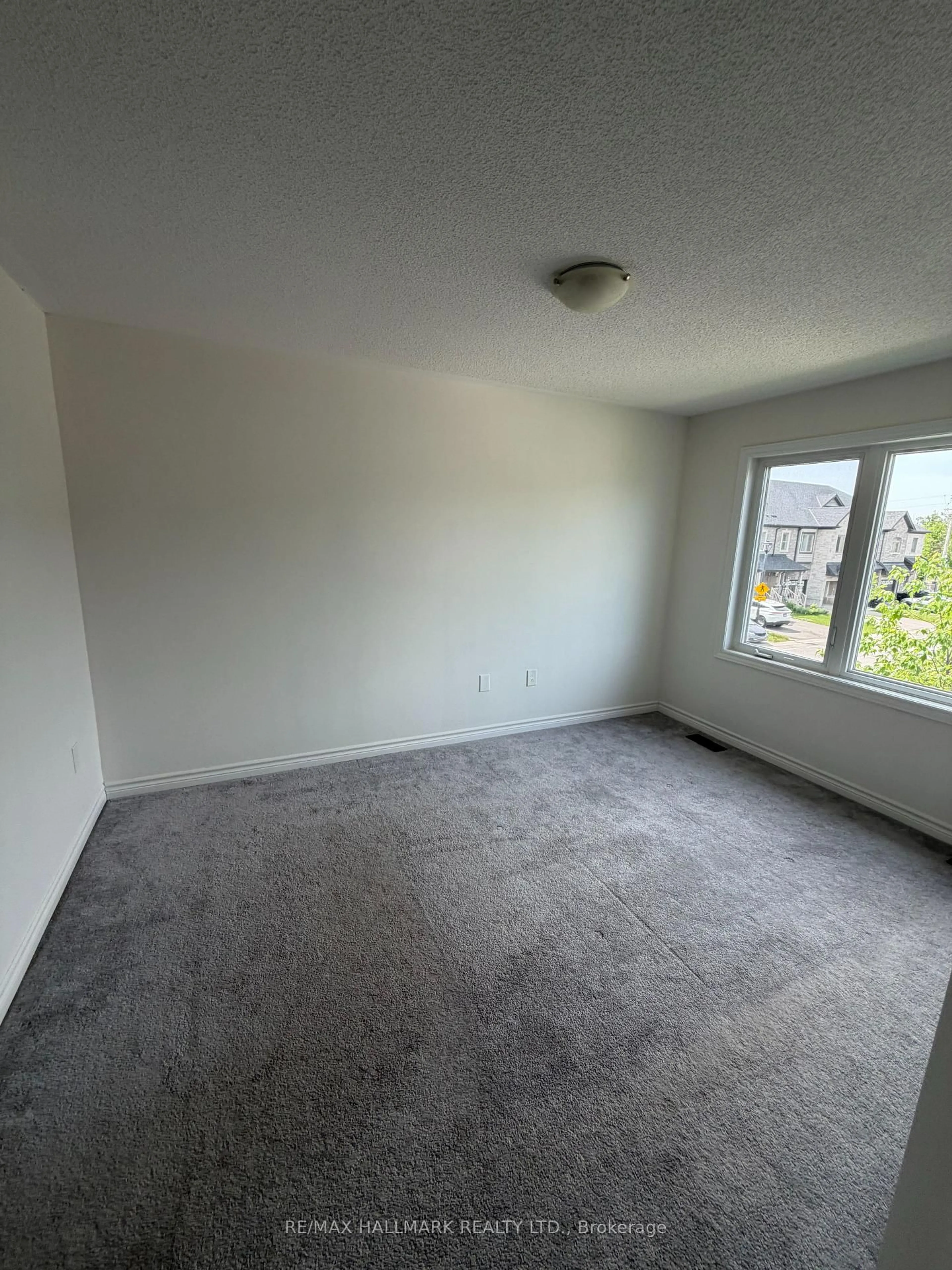 A pic of a room for 32 Deneb Rd, Barrie Ontario L4M 0K6