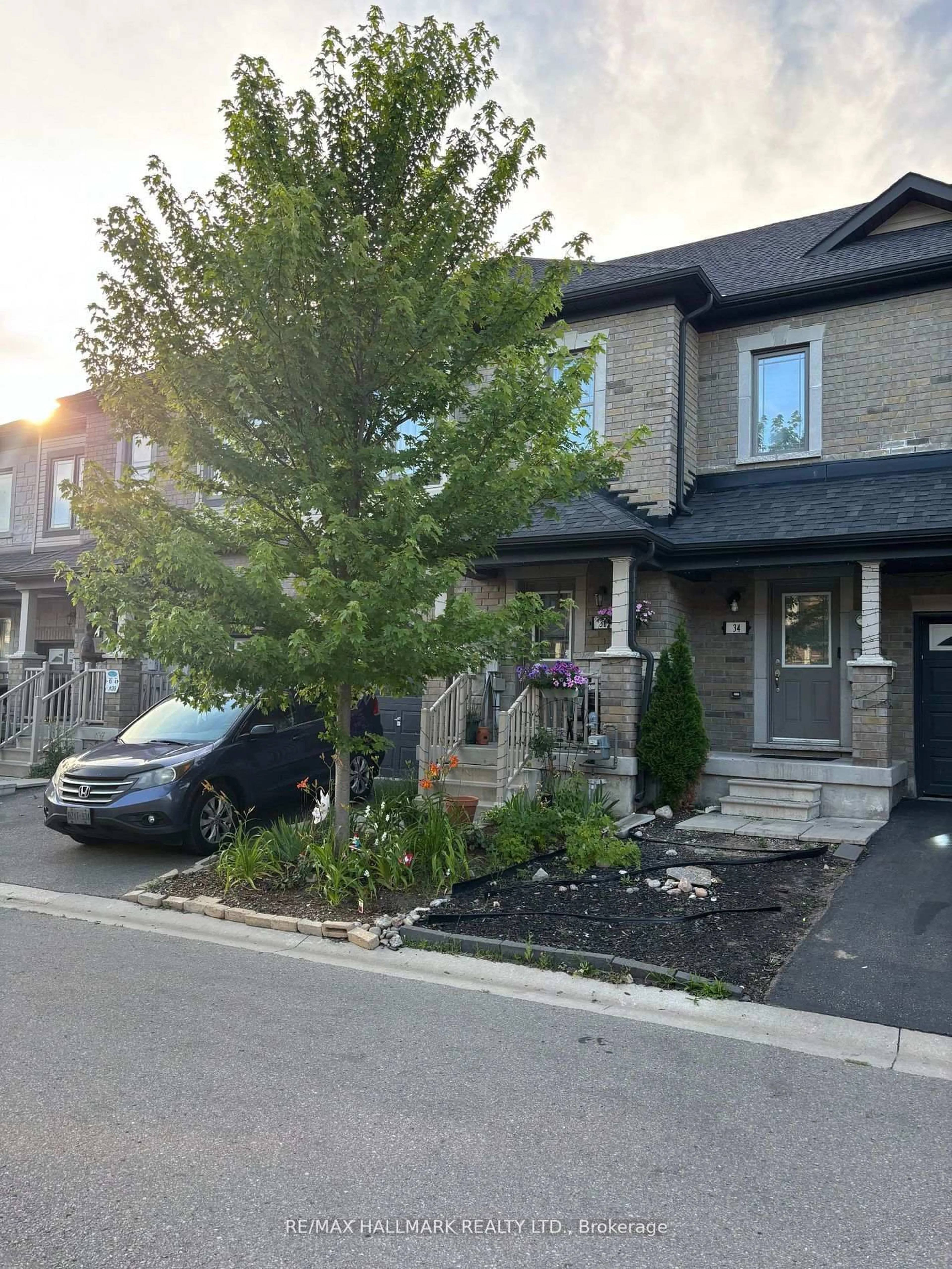 Home with brick exterior material, street for 36 Deneb St, Barrie Ontario L4M 0K6