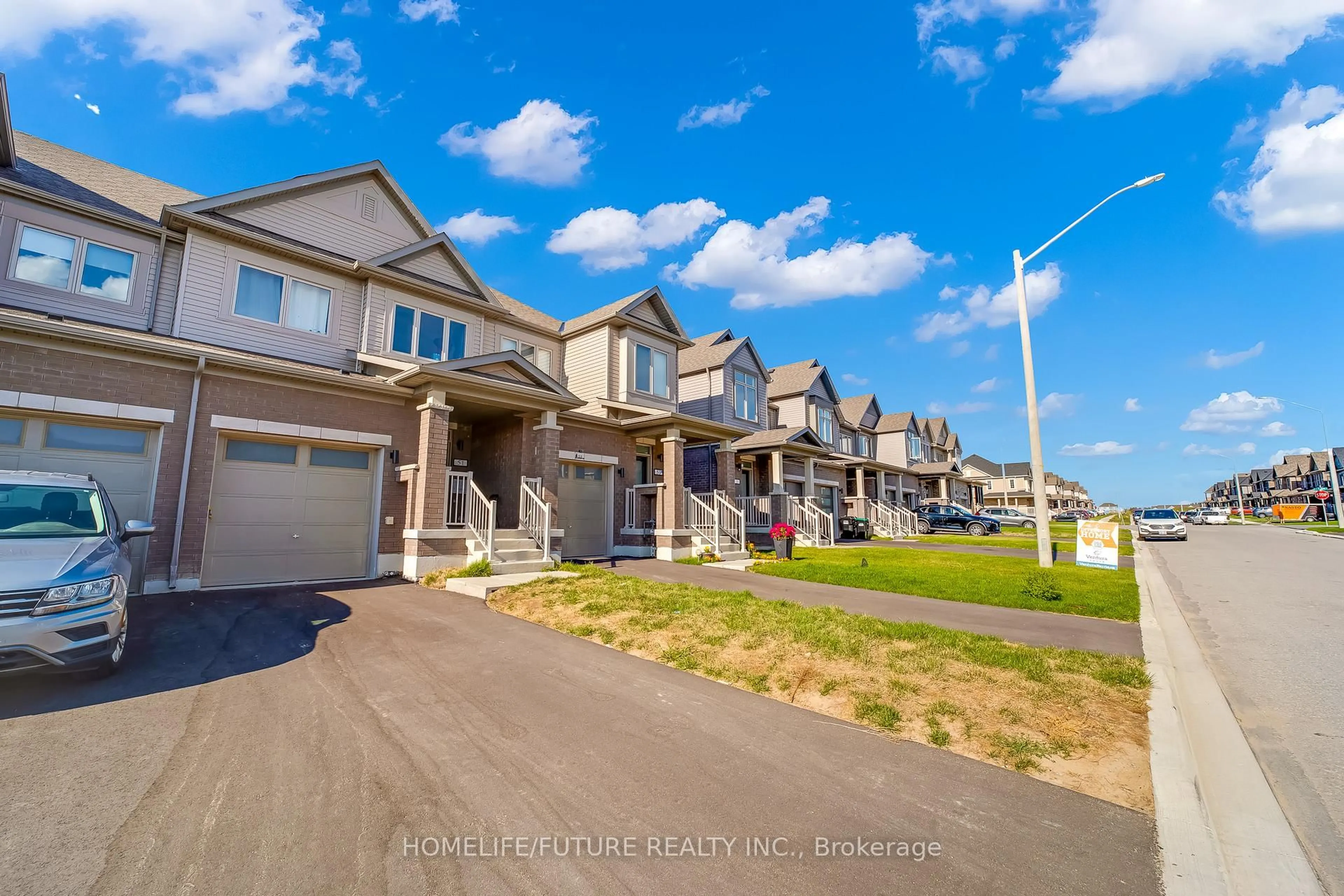 A pic from outside/outdoor area/front of a property/back of a property/a pic from drone, street for 51 Sagewood Ave, Barrie Ontario L9S 2Z4