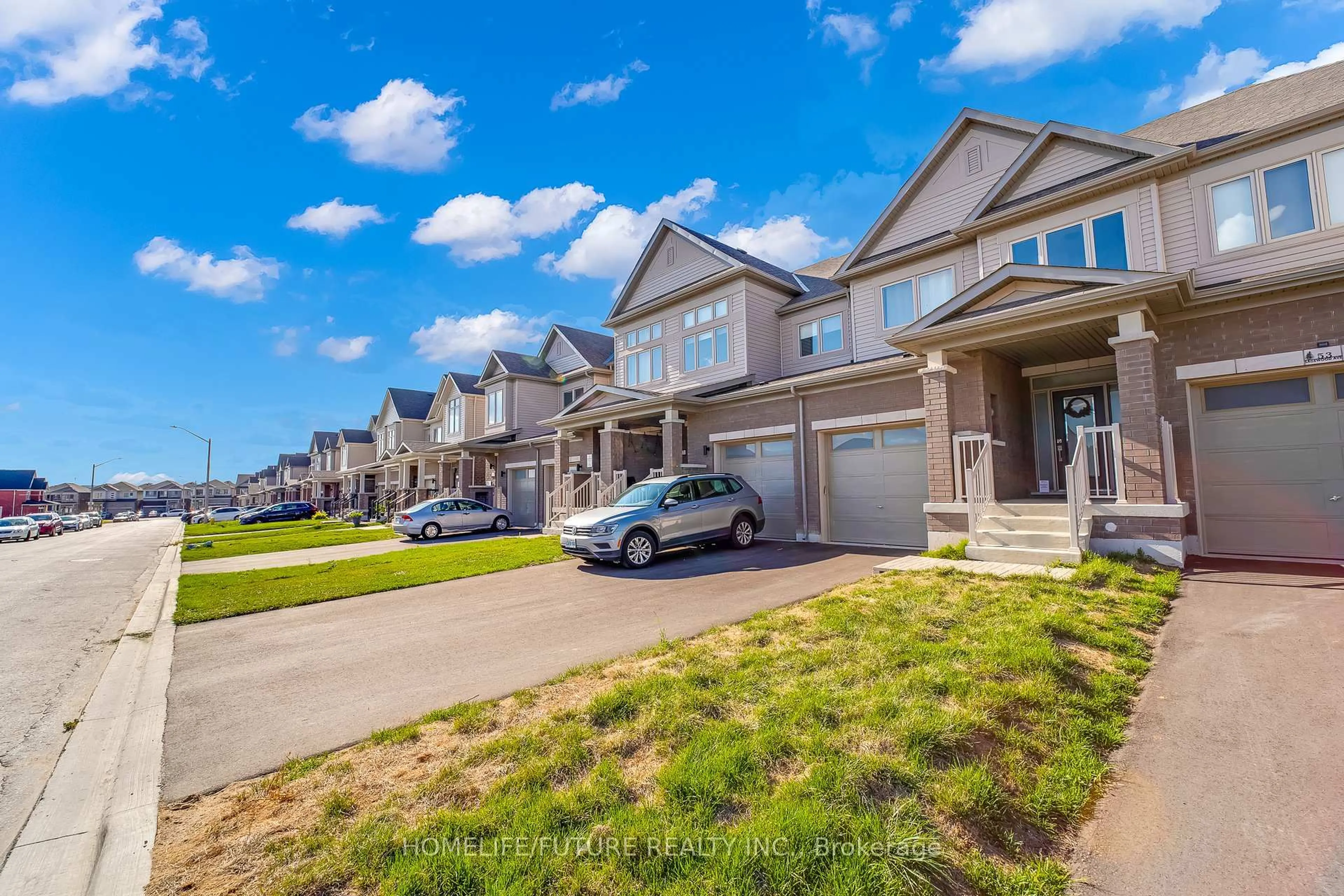 A pic from outside/outdoor area/front of a property/back of a property/a pic from drone, street for 51 Sagewood Ave, Barrie Ontario L9S 2Z4