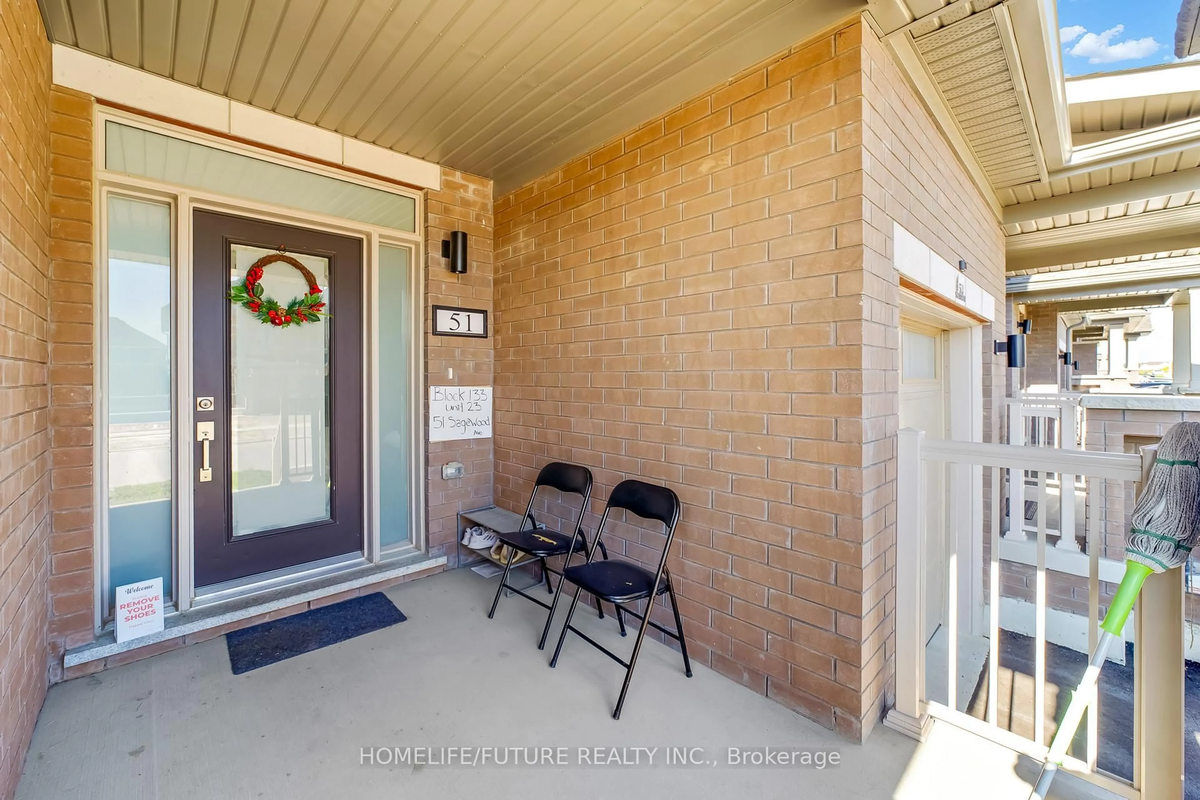 Indoor entryway for 51 Sagewood Ave, Barrie Ontario L9S 2Z4