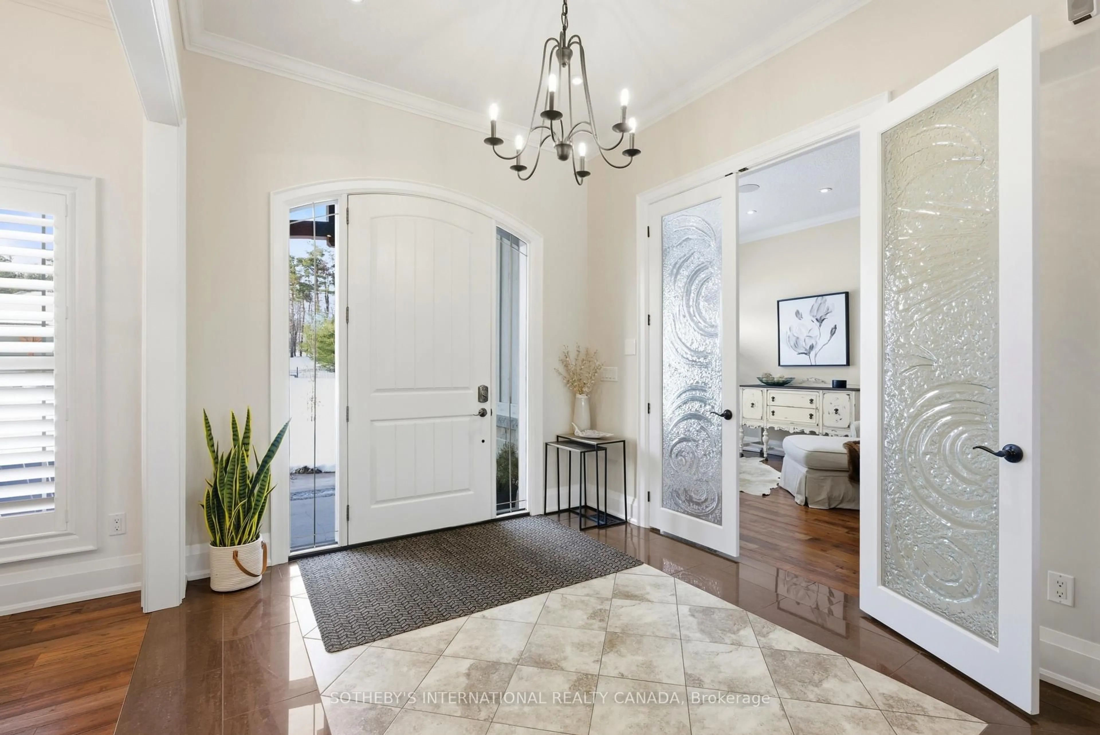 Indoor entryway for 7 Ridgewood Crt, Oro-Medonte Ontario L0L 2L0