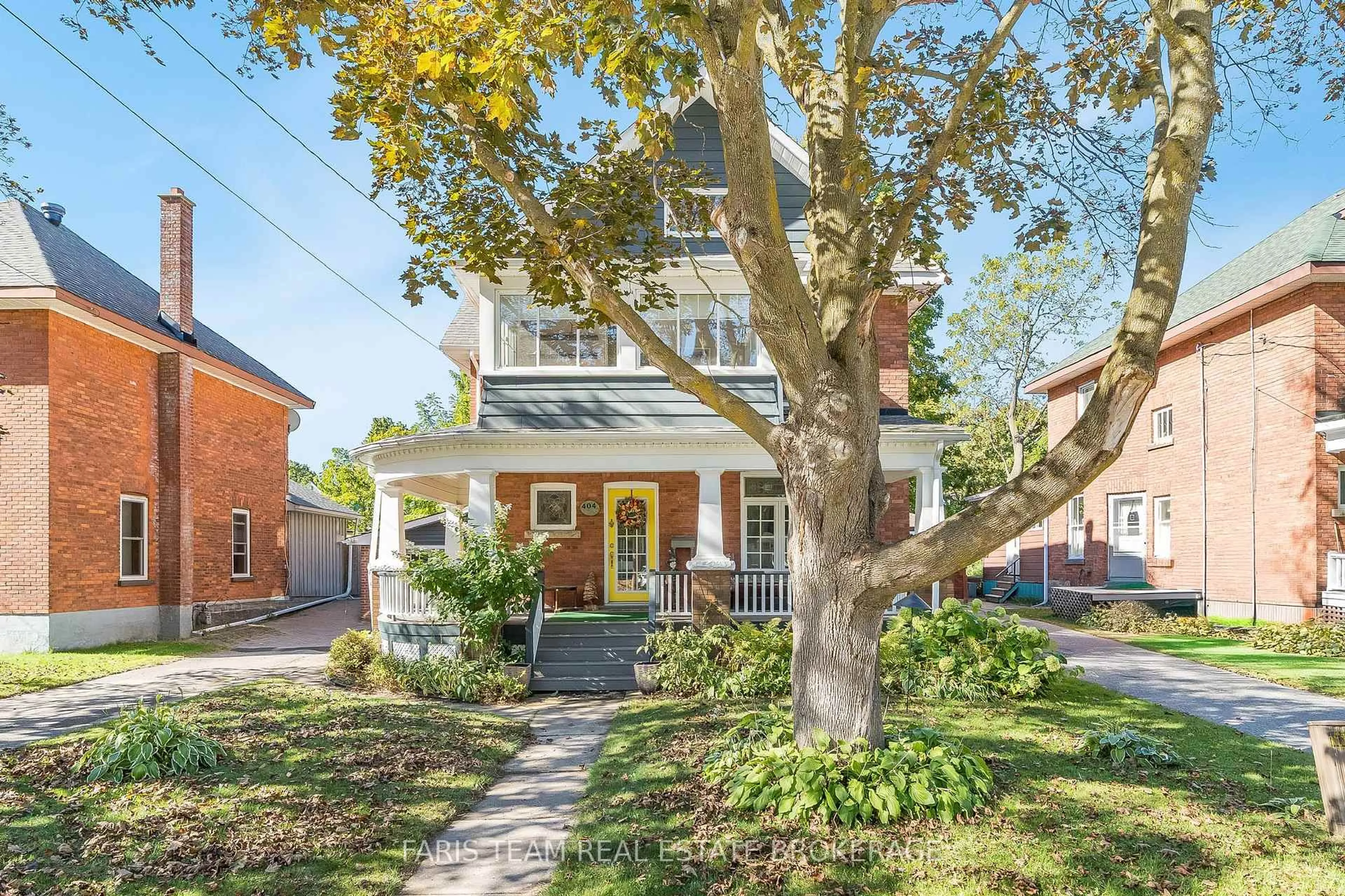 Home with brick exterior material, street for 404 Manly St, Midland Ontario L4R 3E3