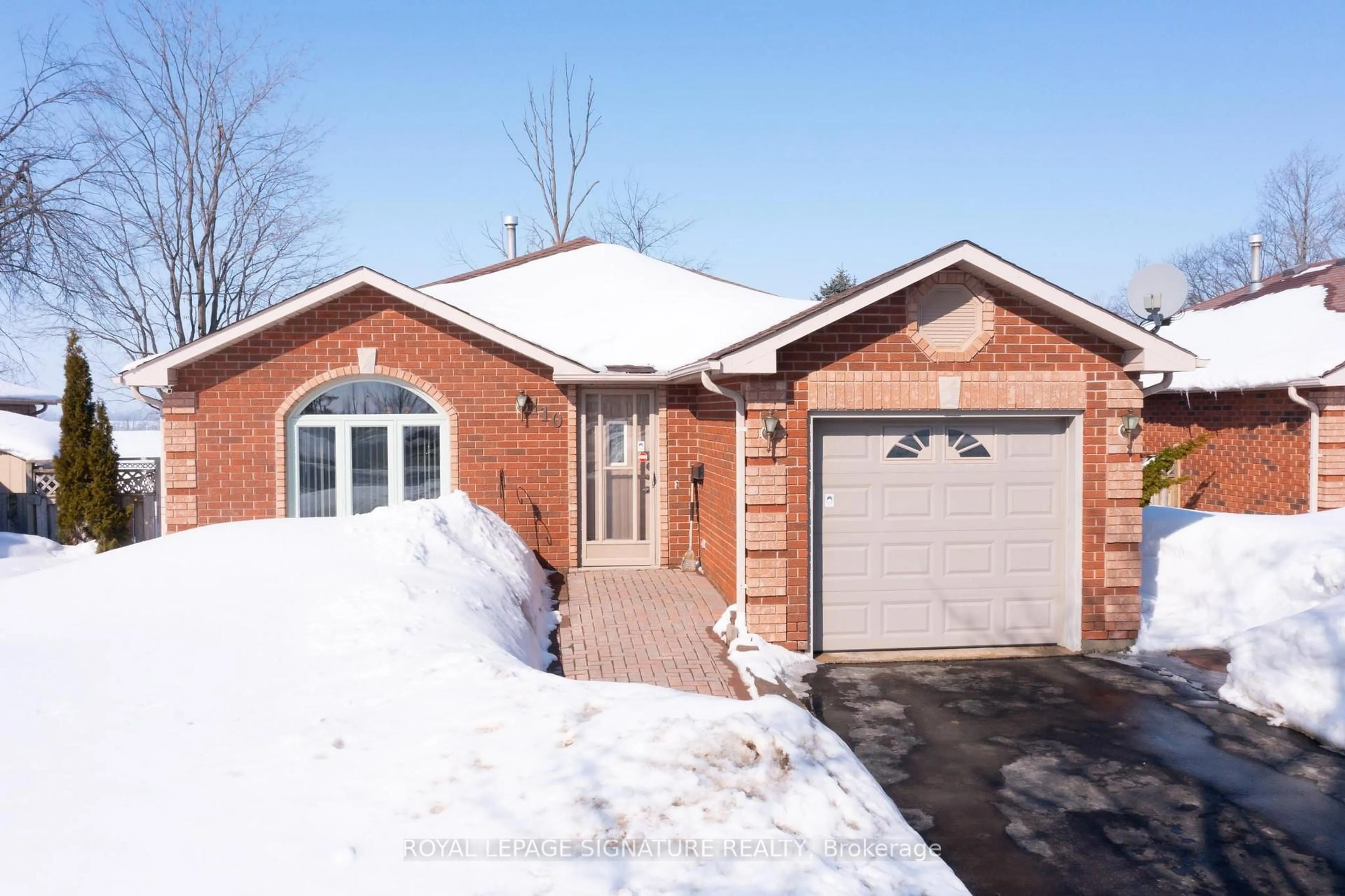 Home with brick exterior material, street for 110 Hanmer St, Barrie Ontario L4N 7T6