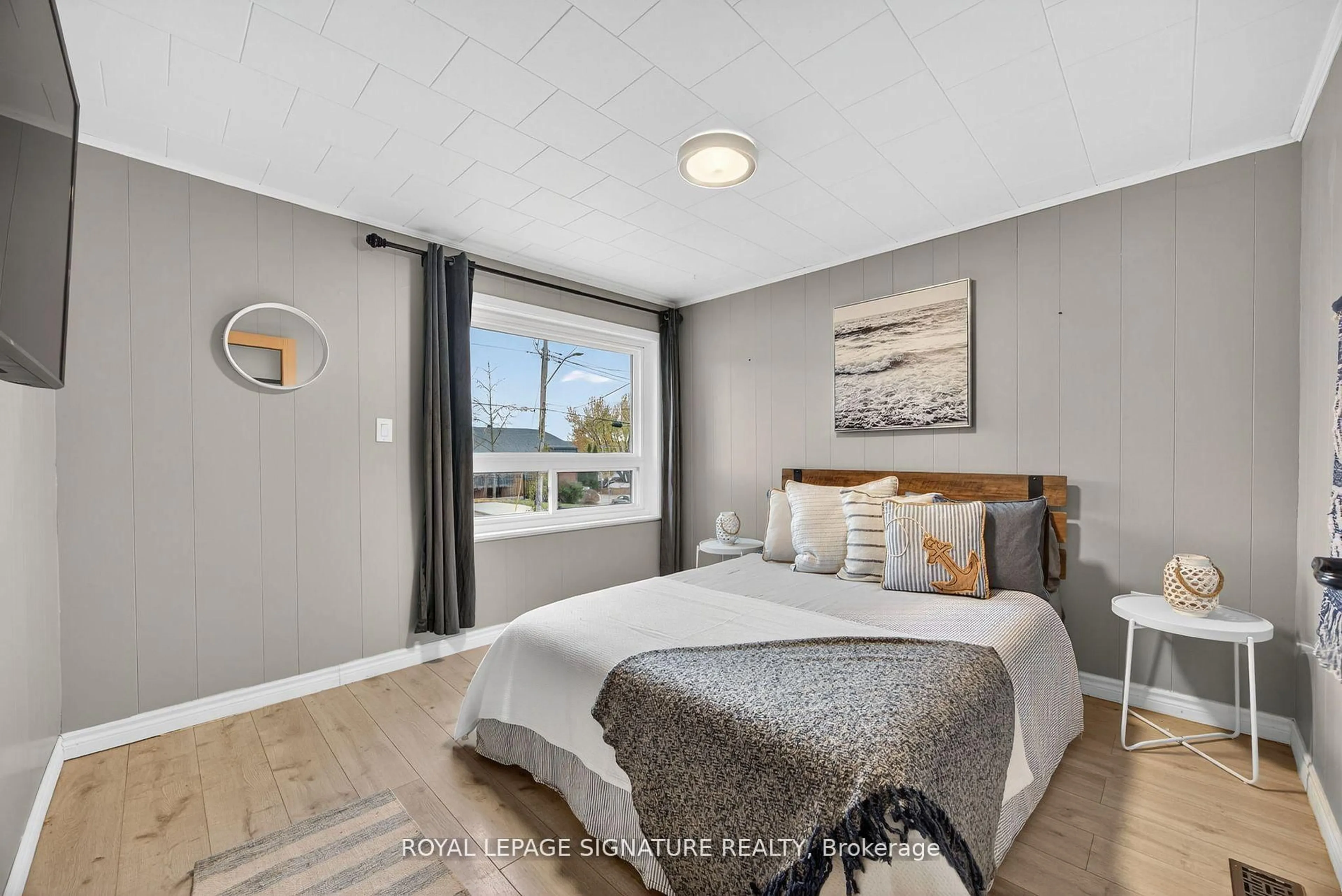 Bedroom with bed, unknown for 57 Maria St, Penetanguishene Ontario L9M 1L3